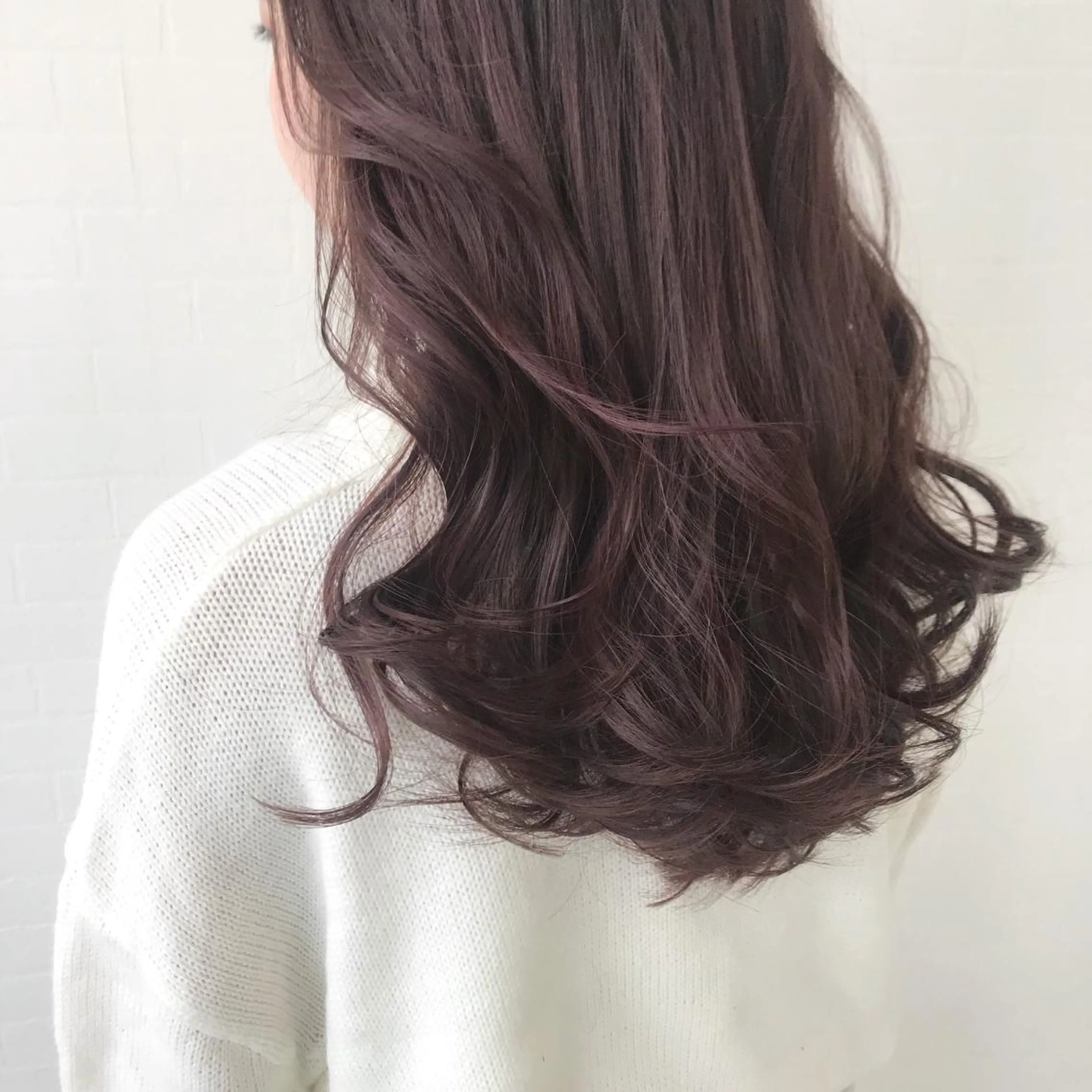 ロング カラー オリーブ/アッシュ やわらか透明感カラーのヘアスタイル