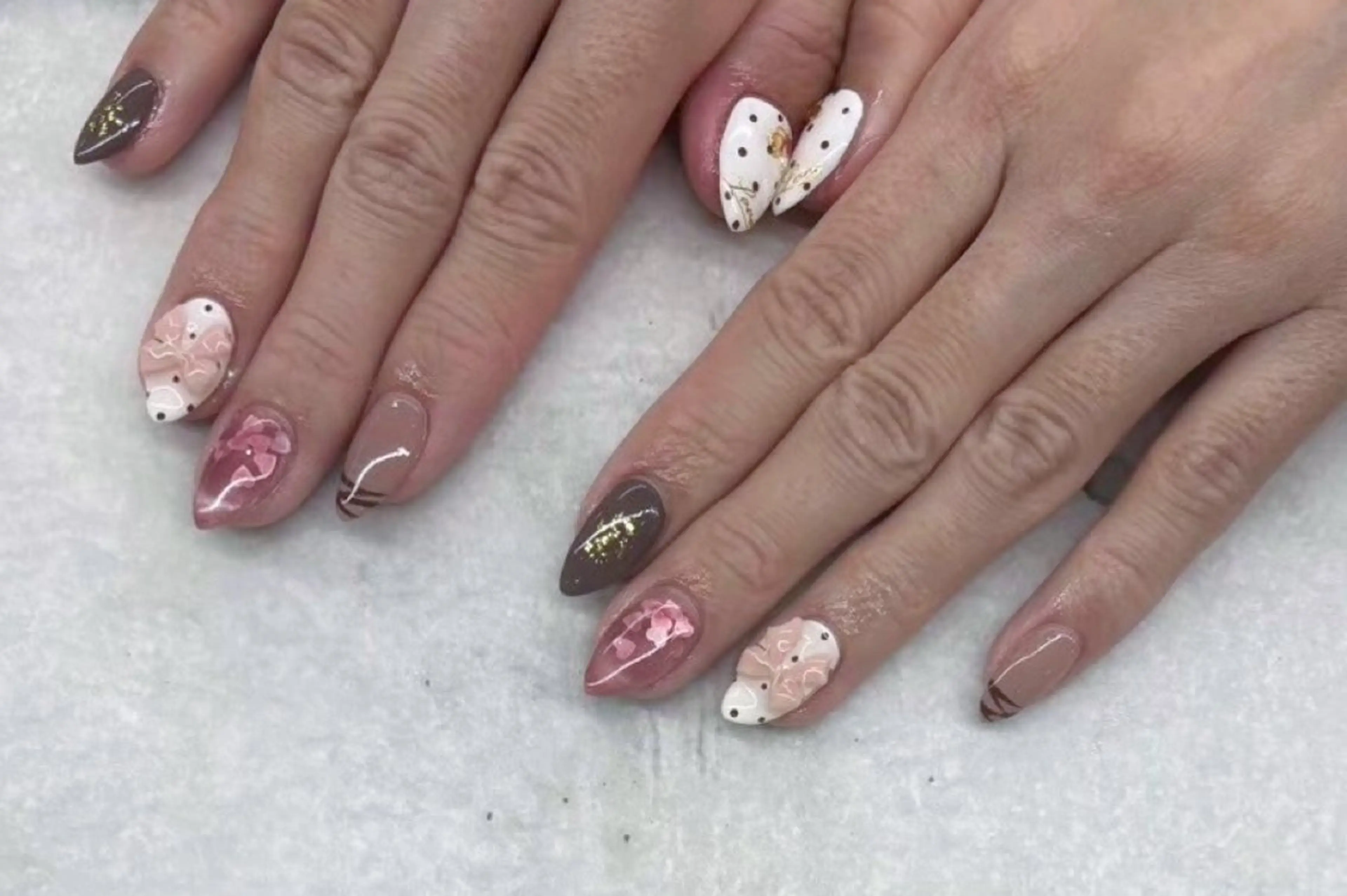 ネイル *RAIMU* HOLOGRAMのネイルデザイン