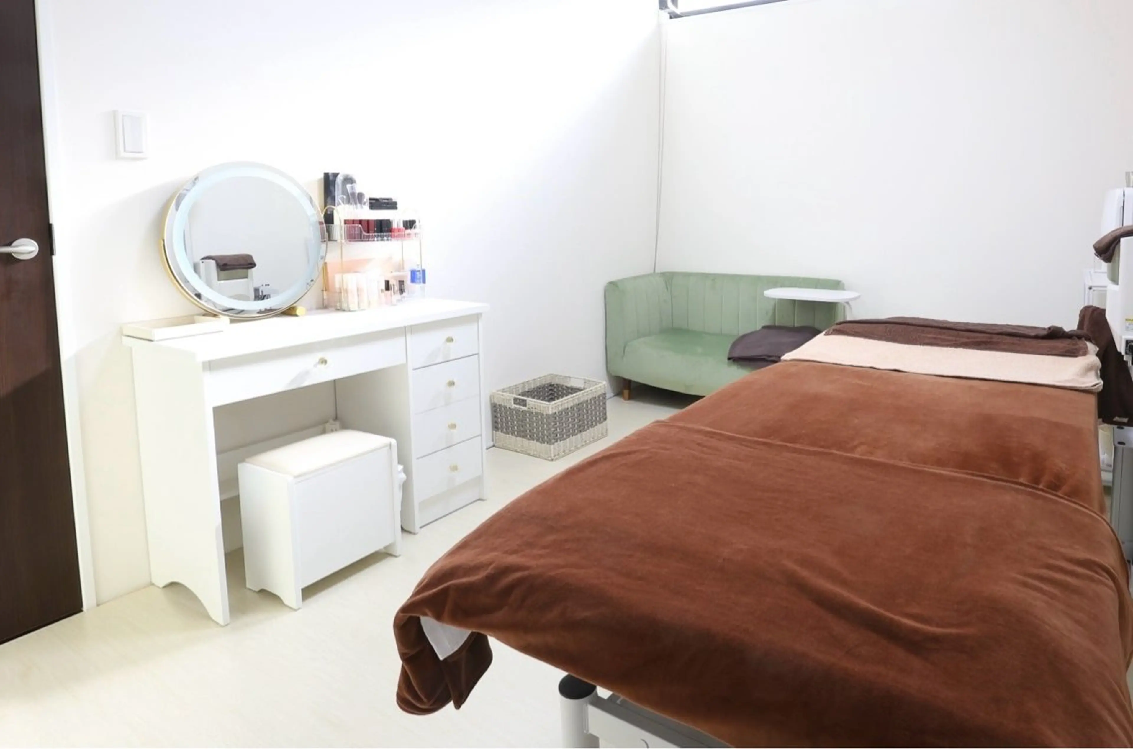 サロンドフルベール本郷店所属・高崎 夏希のエステ・リラクイメージ