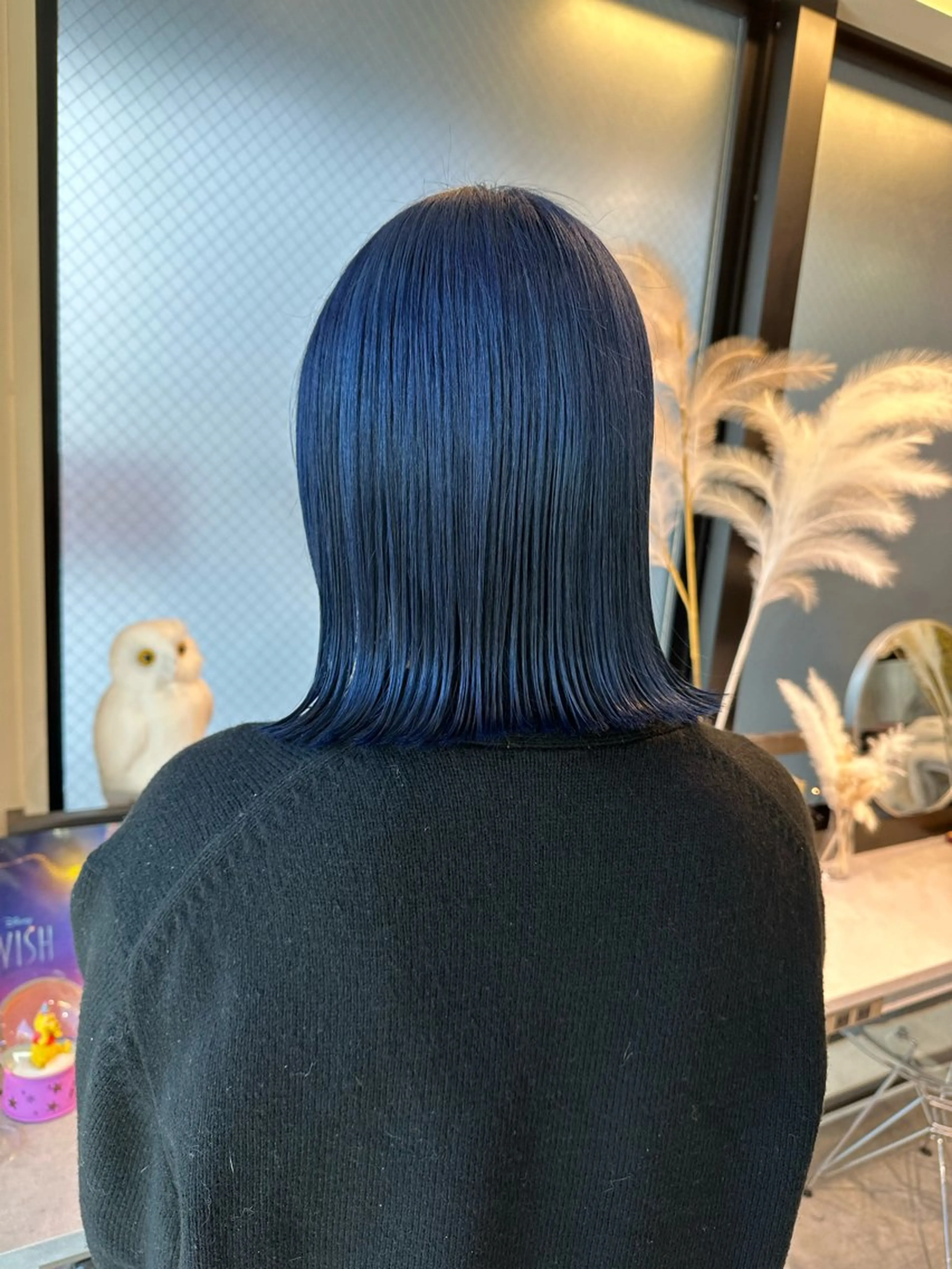 ミディアム カラー ブリーチ ブルーカラー ネイビーカラー ブリーチ/ハイトーン 艶カラー/ユリナのヘアスタイル