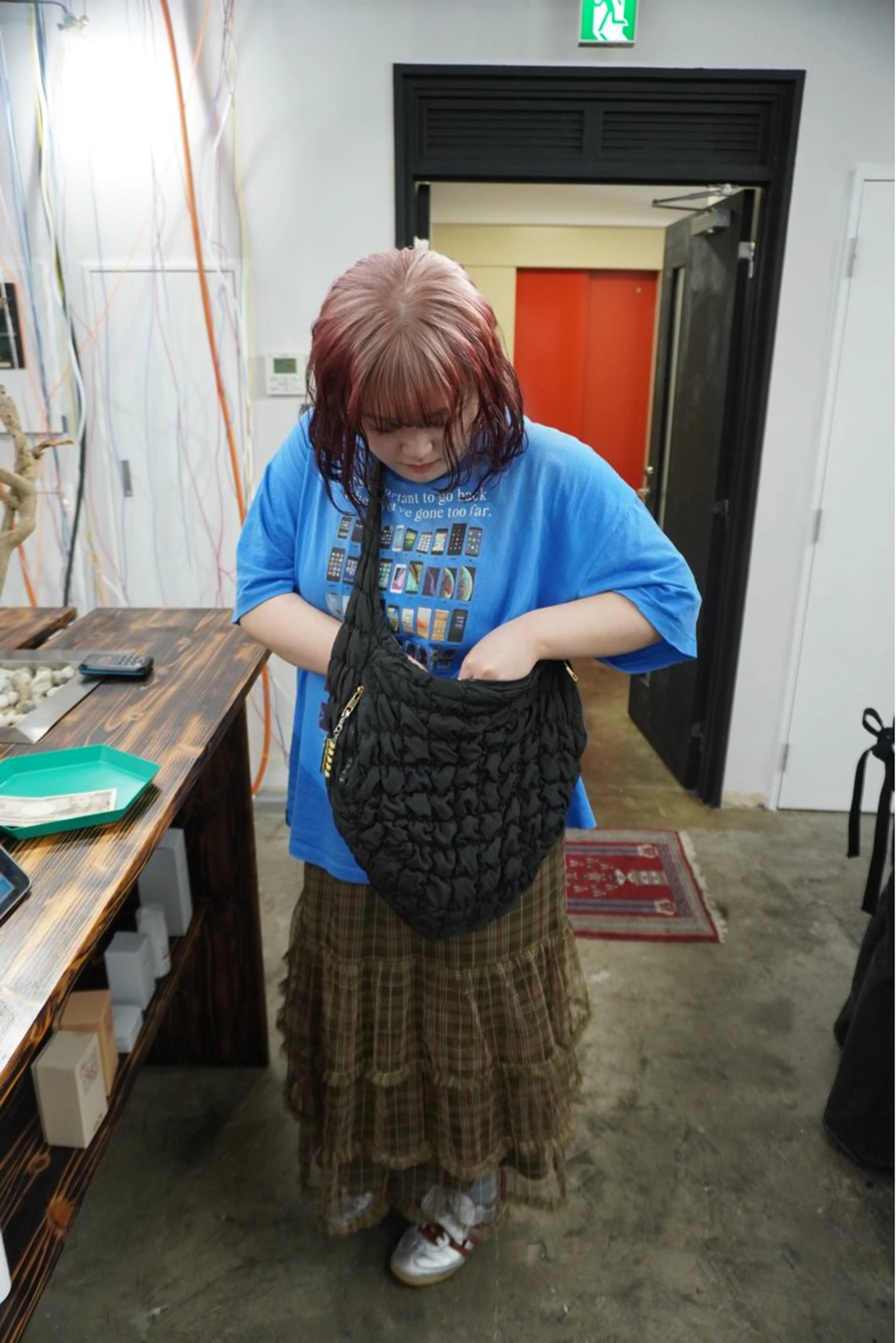 ミディアム カラー パーマ ヘアアレンジ デザインカラー/ボブ ブリーチカラー/ユリのヘアスタイル