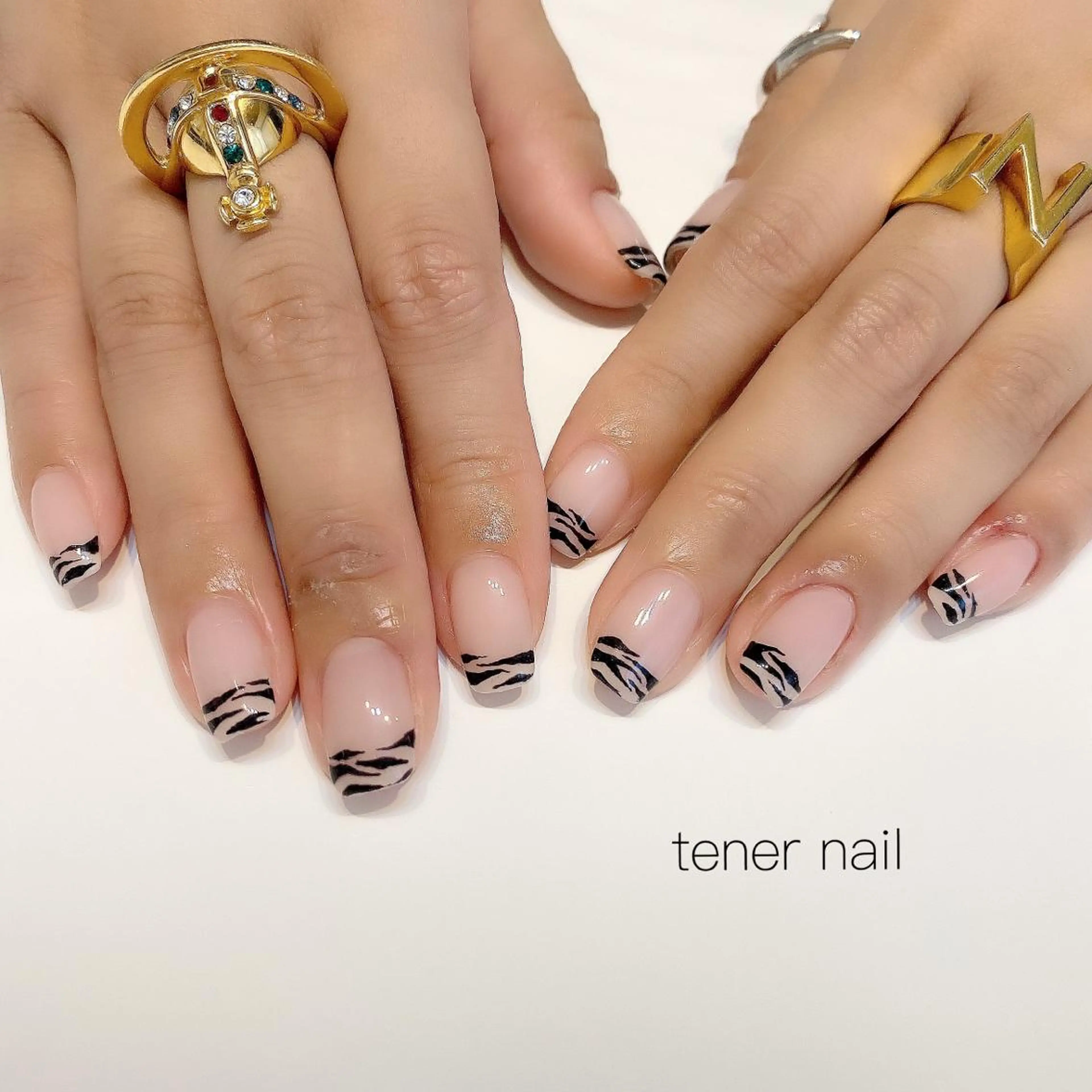 ネイル アニマル柄 フレンチネイル テネルネイル tener nailのネイルデザイン