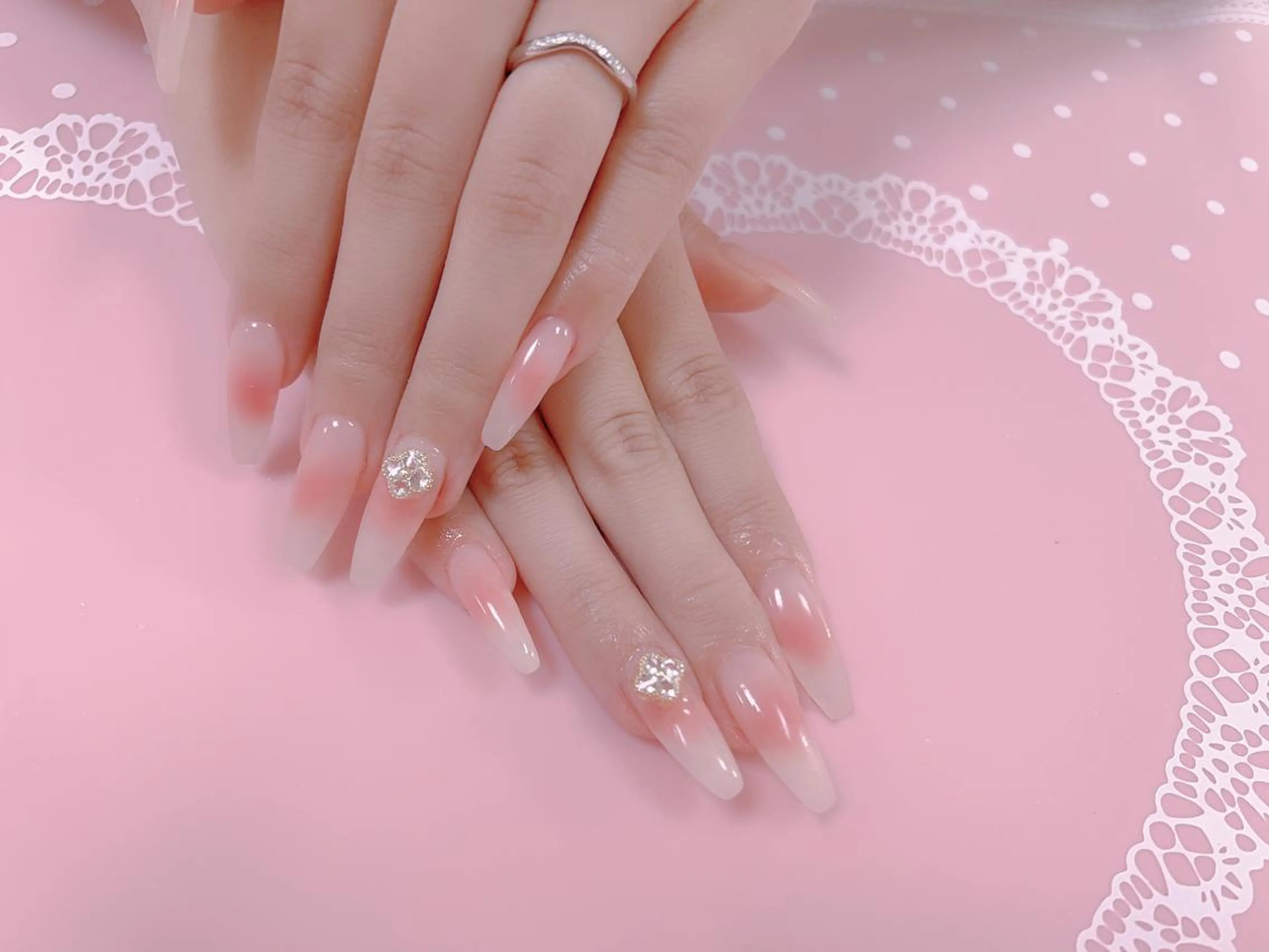 ネイル はぴねす所属・横浜 美夢のネイルデザイン