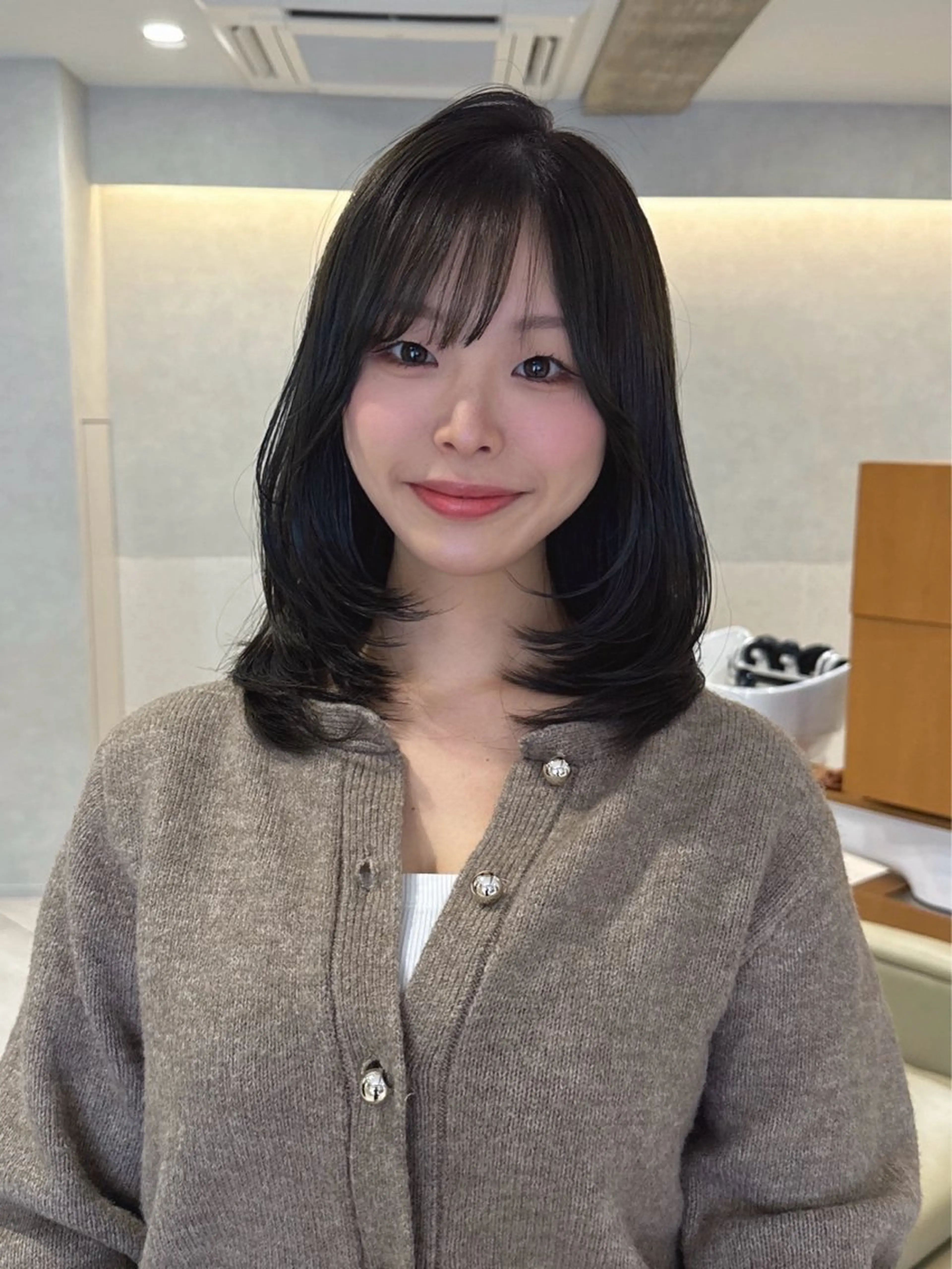 ミディアム カラー ヘアカラー トリートメント MISATO THIRD SHOPのヘアスタイル