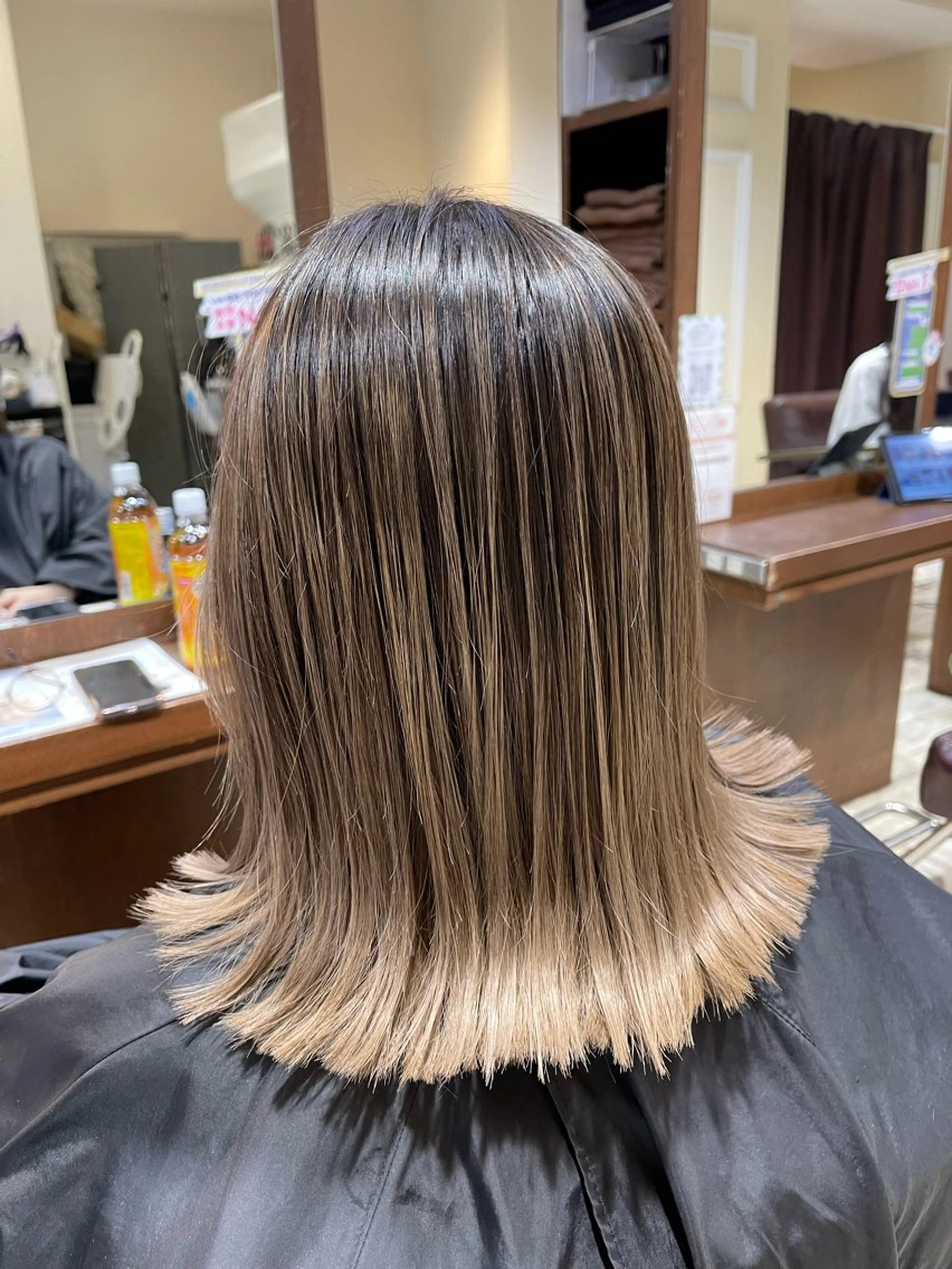 ミディアム カラー カット ヘアカラー トリートメント 海外レイヤー/ レイヤーカット/和田のヘアスタイル