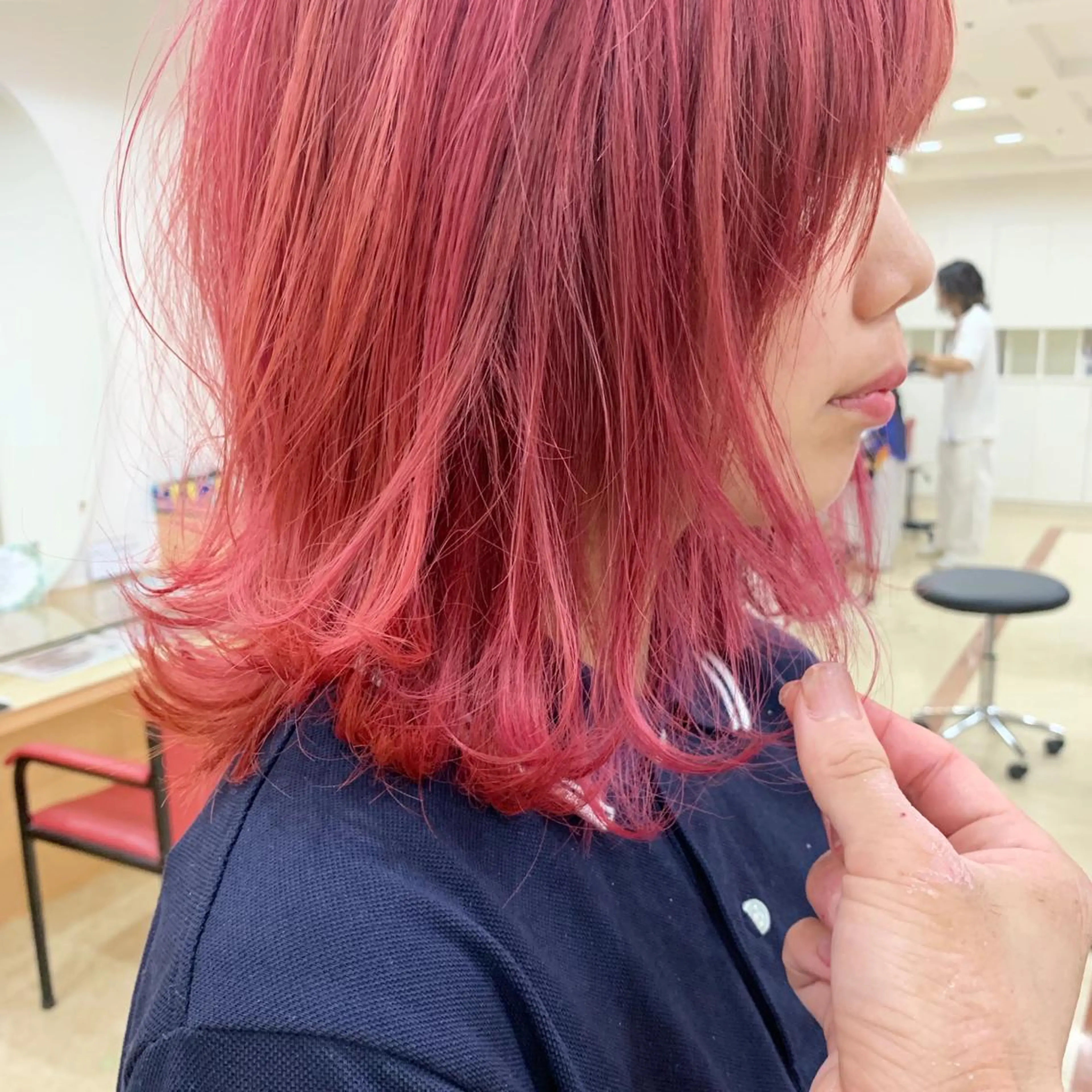 ミディアム カラー ブリーチ ピンクカラー ✨艶ブリーチカラー ✨四ノ宮裕己のヘアスタイル