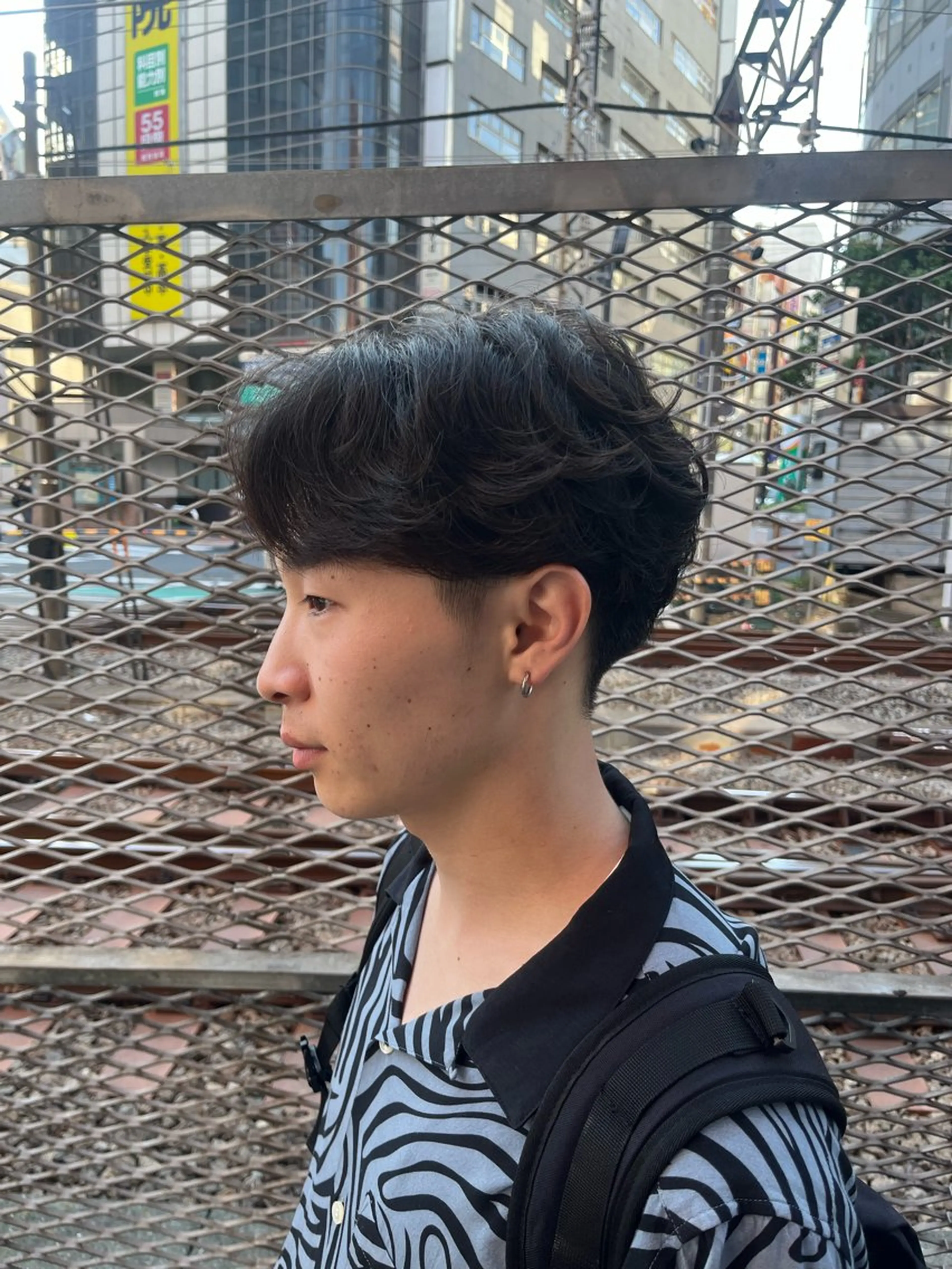 ショート パーマ メンズ カット パーマ 韓国メンズヘア/ 毛流れヘア　須田龍世のヘアスタイル