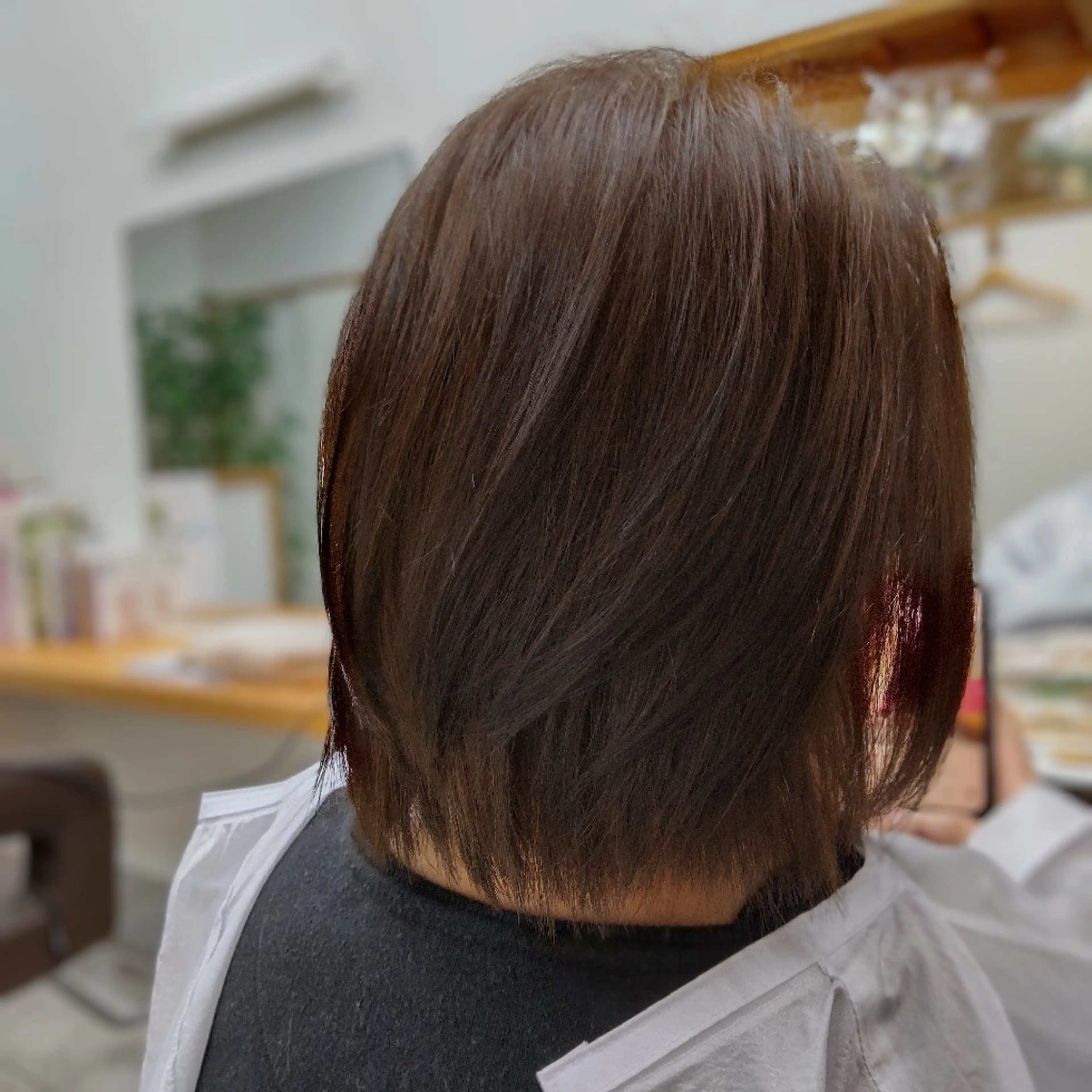 セミロング カット ヘアカラー Threege スリージェのヘアスタイル