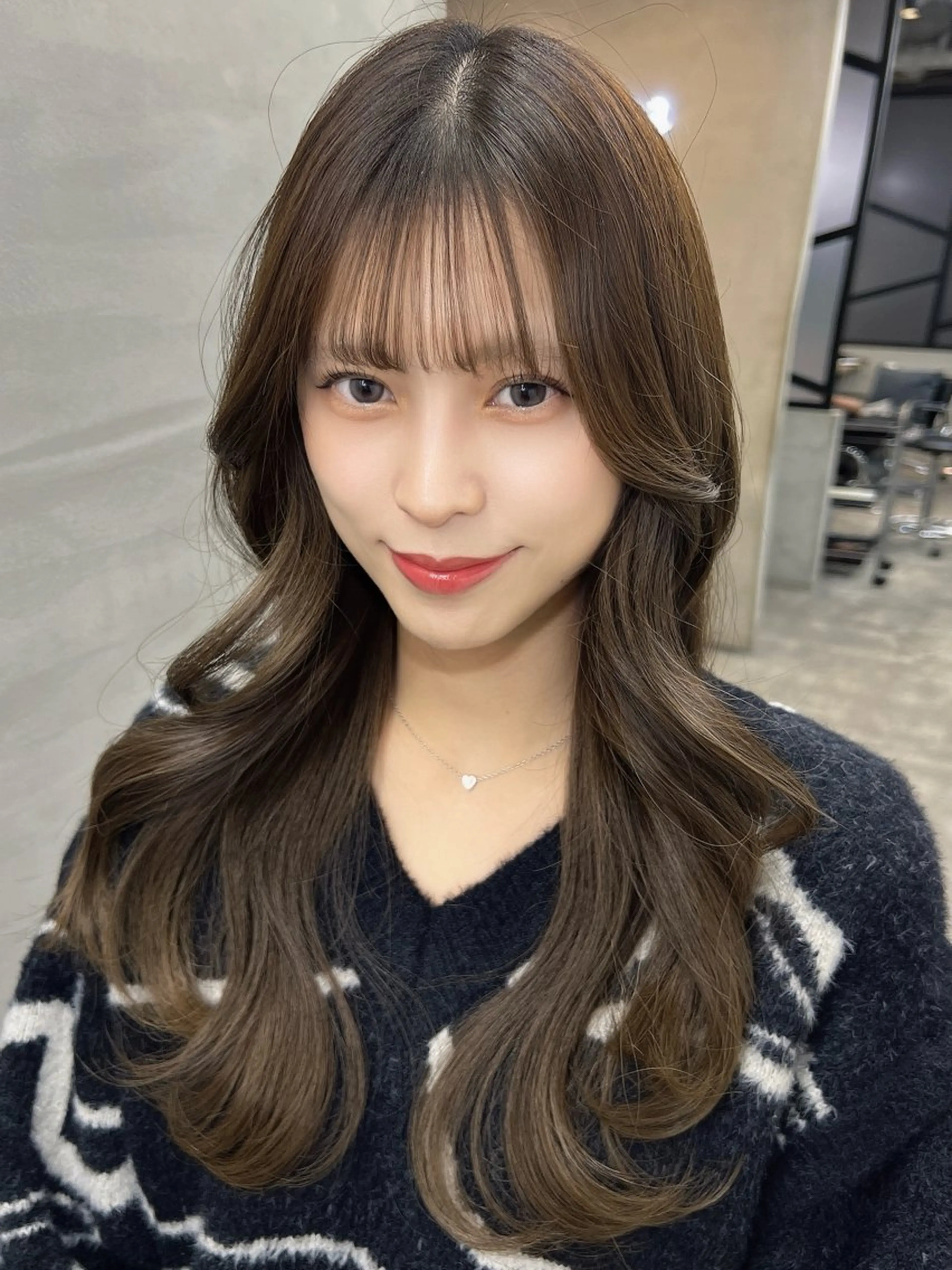 ロング カラー 透明感カラー くびれヘア くびれレイヤー レイヤーカット ロング カット ヘアカラー トリートメント 前髪/顔まわりカット 艶髪/髪質改善/縮毛のヘアスタイル