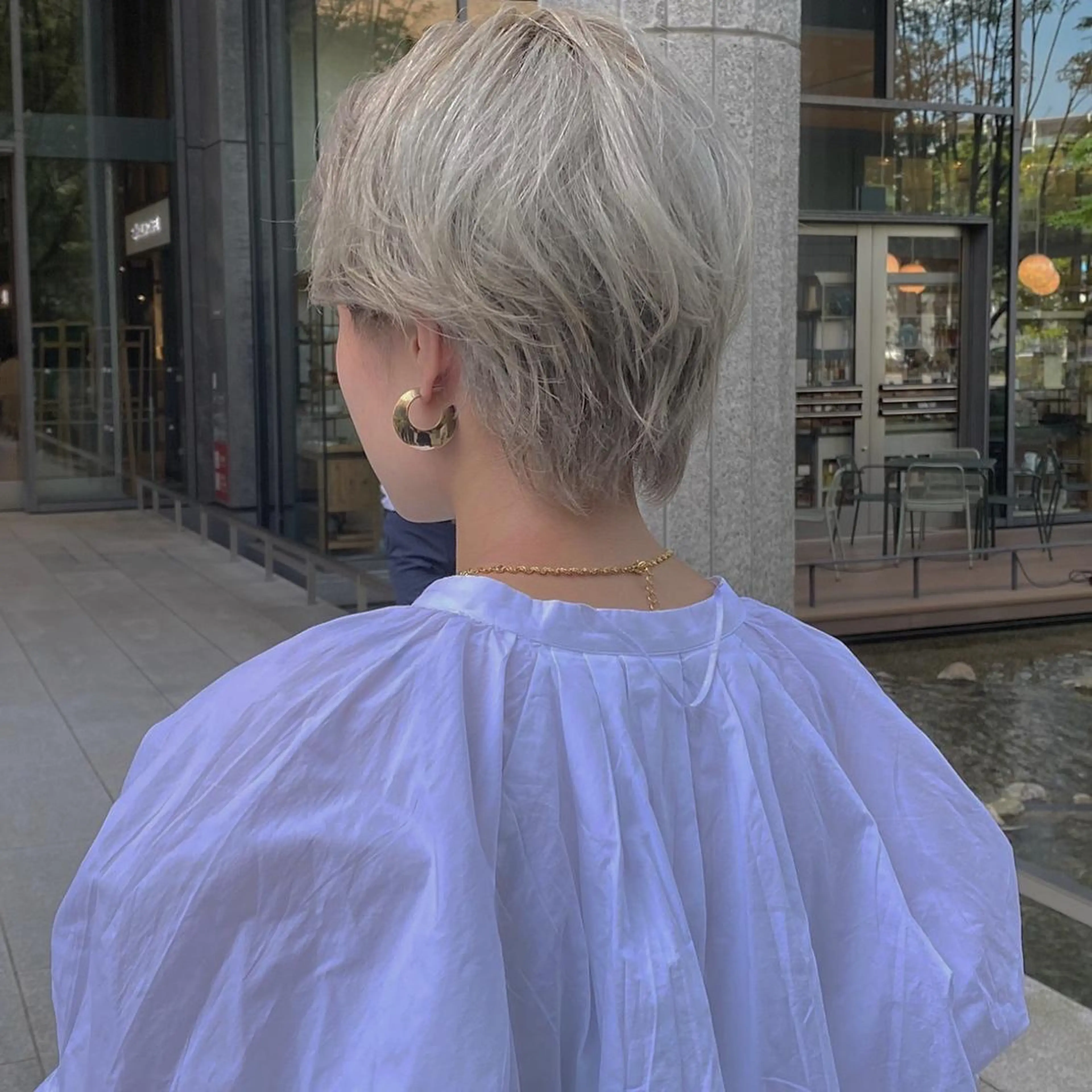 ショート カラー ブリーチ ウルフカット 811 大阪梅田 ウルフのヘアスタイル