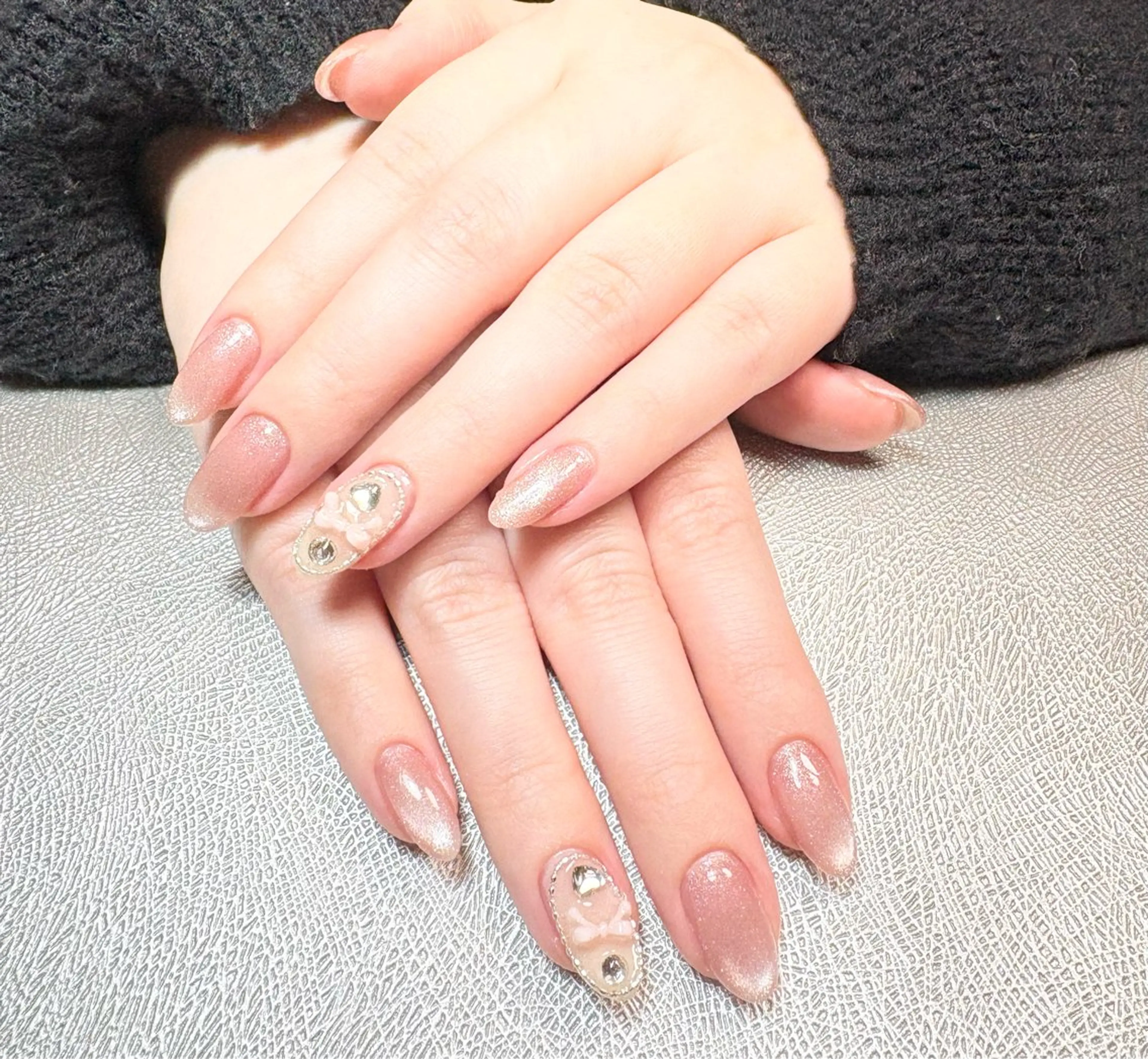 ネイル マグネットネイル ピンク 春ネイル ハンドネイル ✨韓国✨nail salonLumieのネイルデザイン