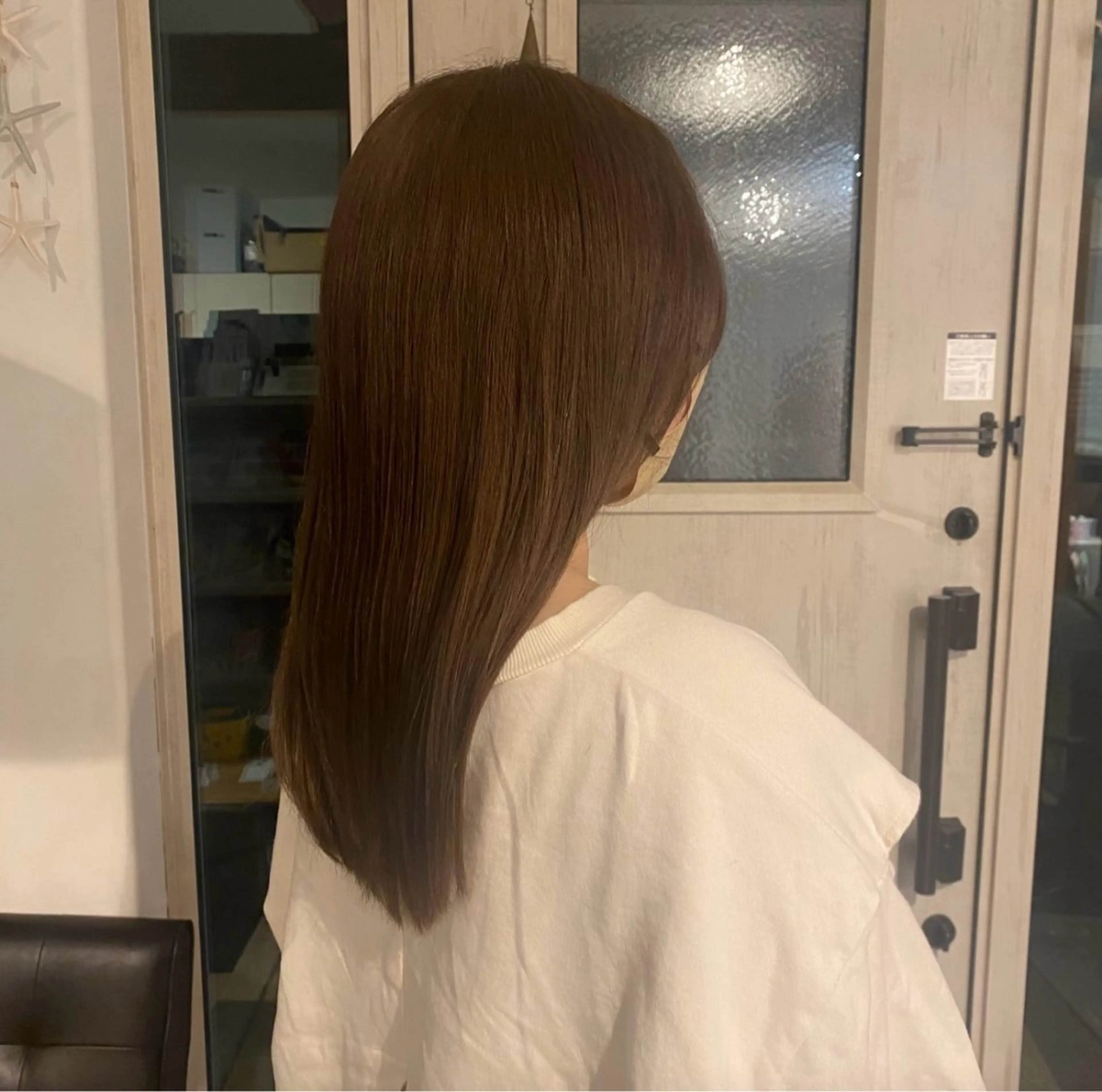 ロング カラー アッシュ ベージュカラー ブリーチ ホワイトアッシュ artique 来実のヘアスタイル