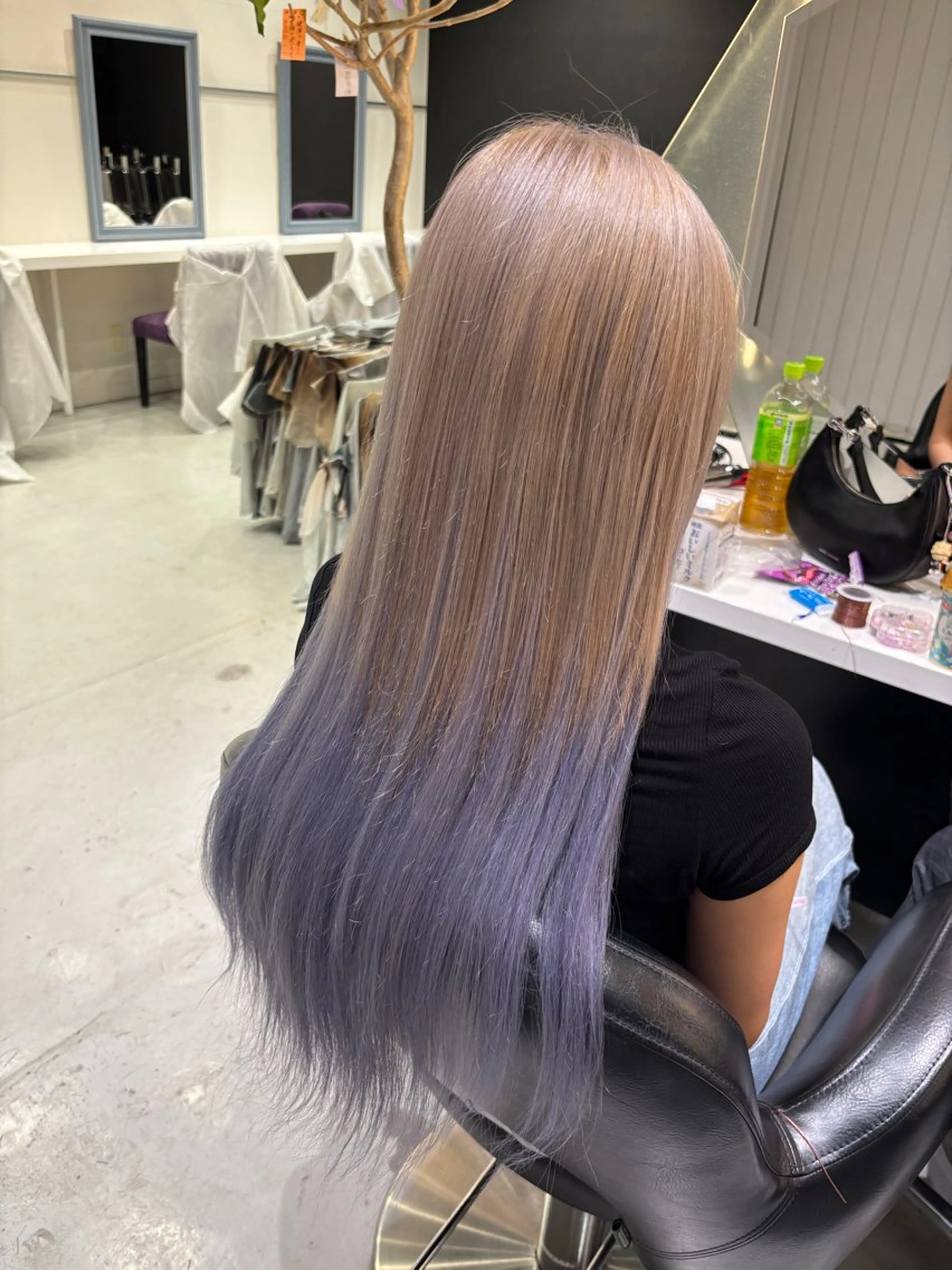 ロング 超透明感カラー🦋韓 国羽エクステ🪽🫧のヘアスタイル