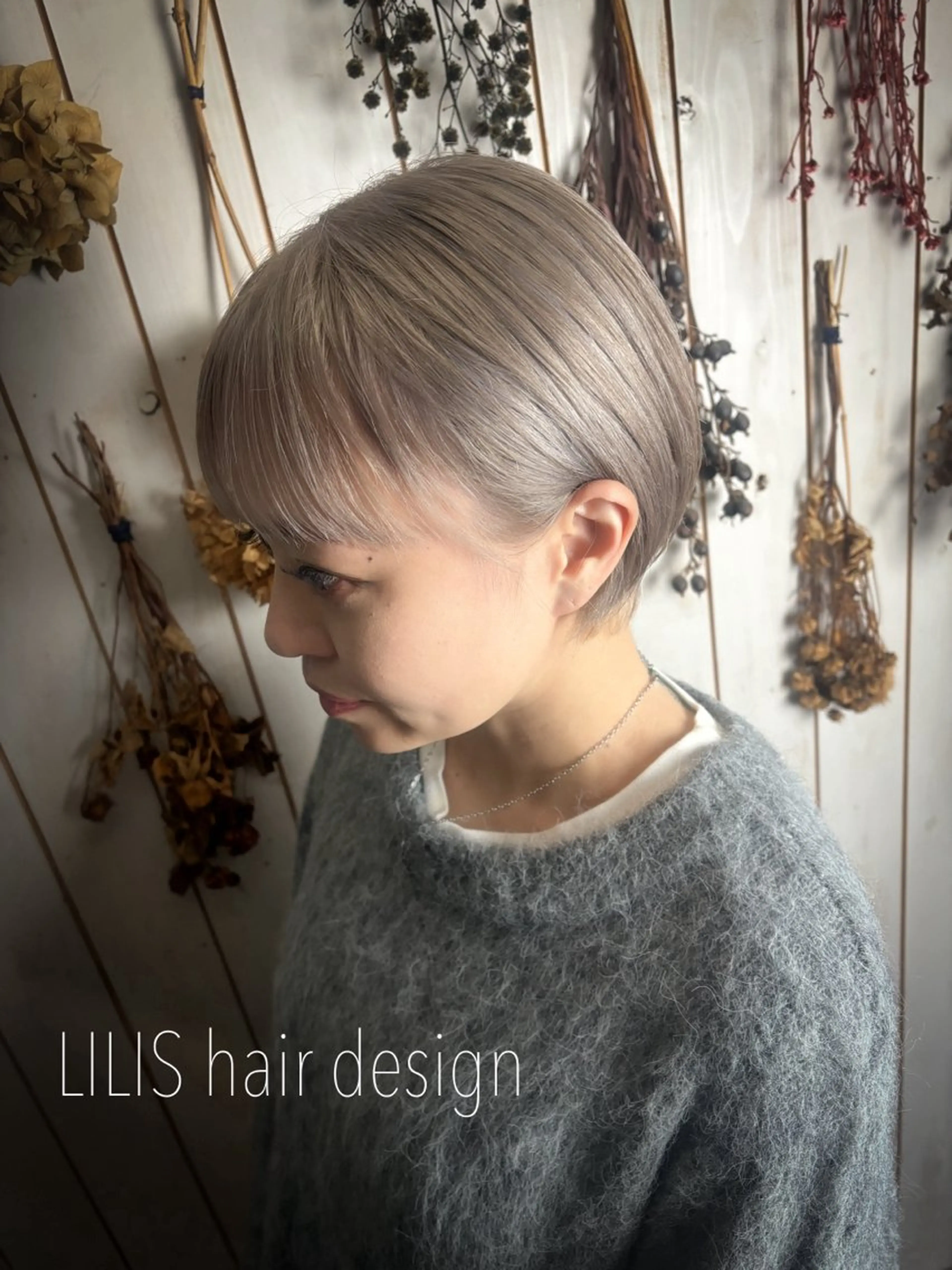 ショート カラー LILIS hair designのヘアスタイル