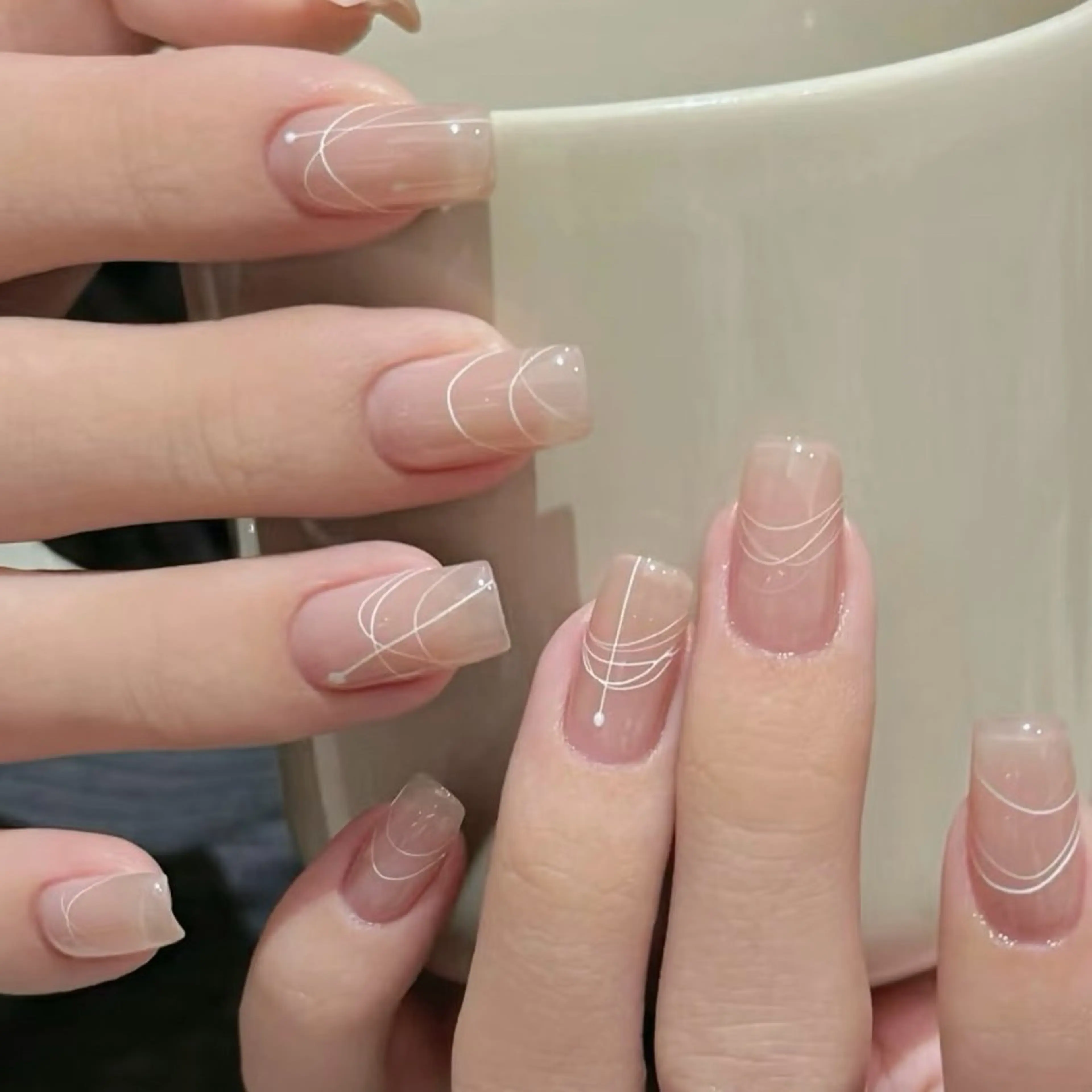 ネイル EmilyG アイリスのネイルデザイン