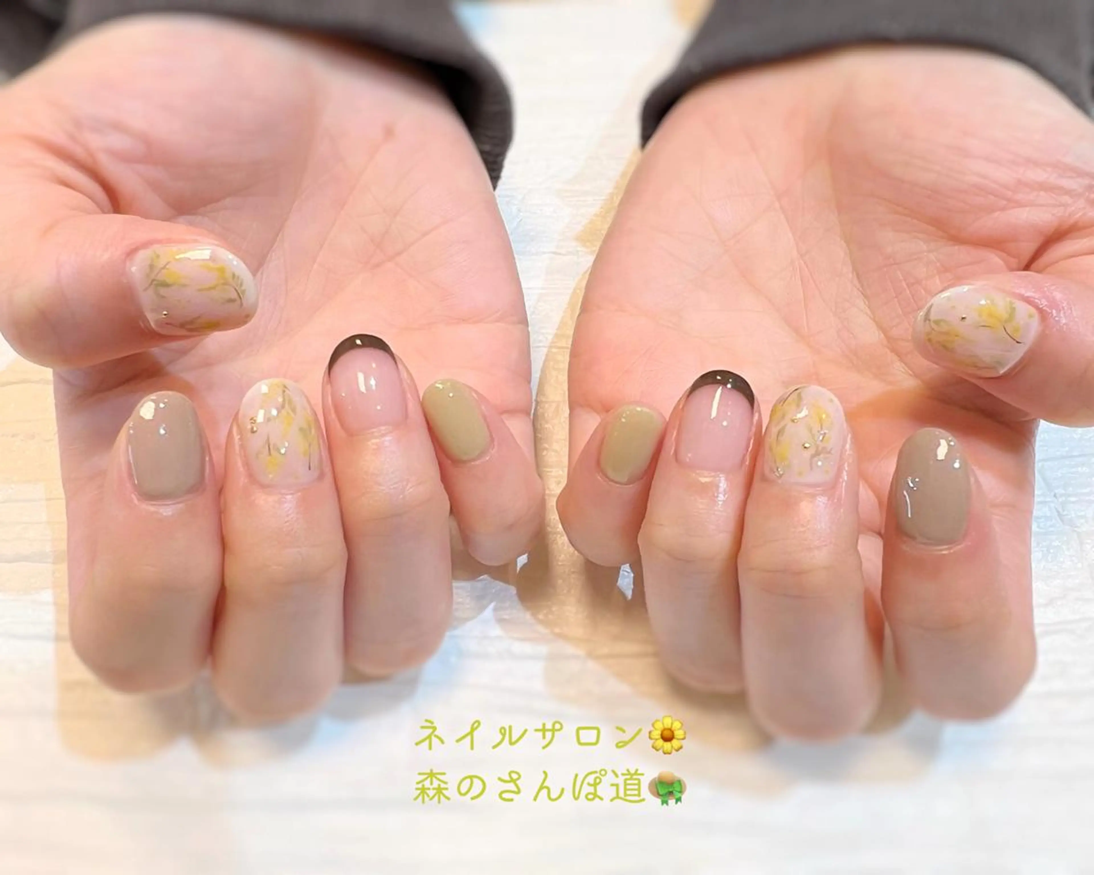 ネイル ハンドネイル ショートネイル 森のさんぽ道のネイルデザイン