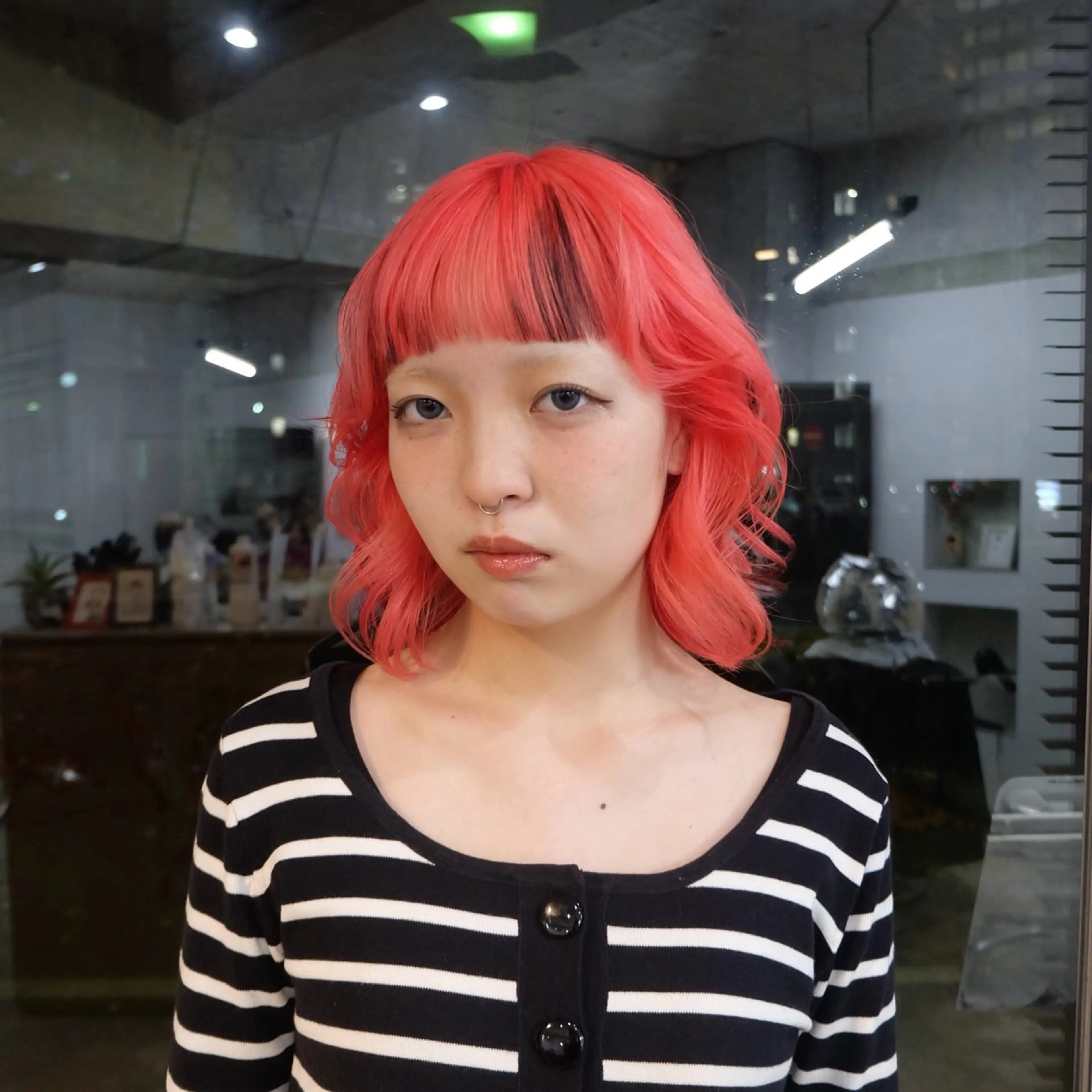 ミディアム カラー 佐藤 しずくのヘアスタイル