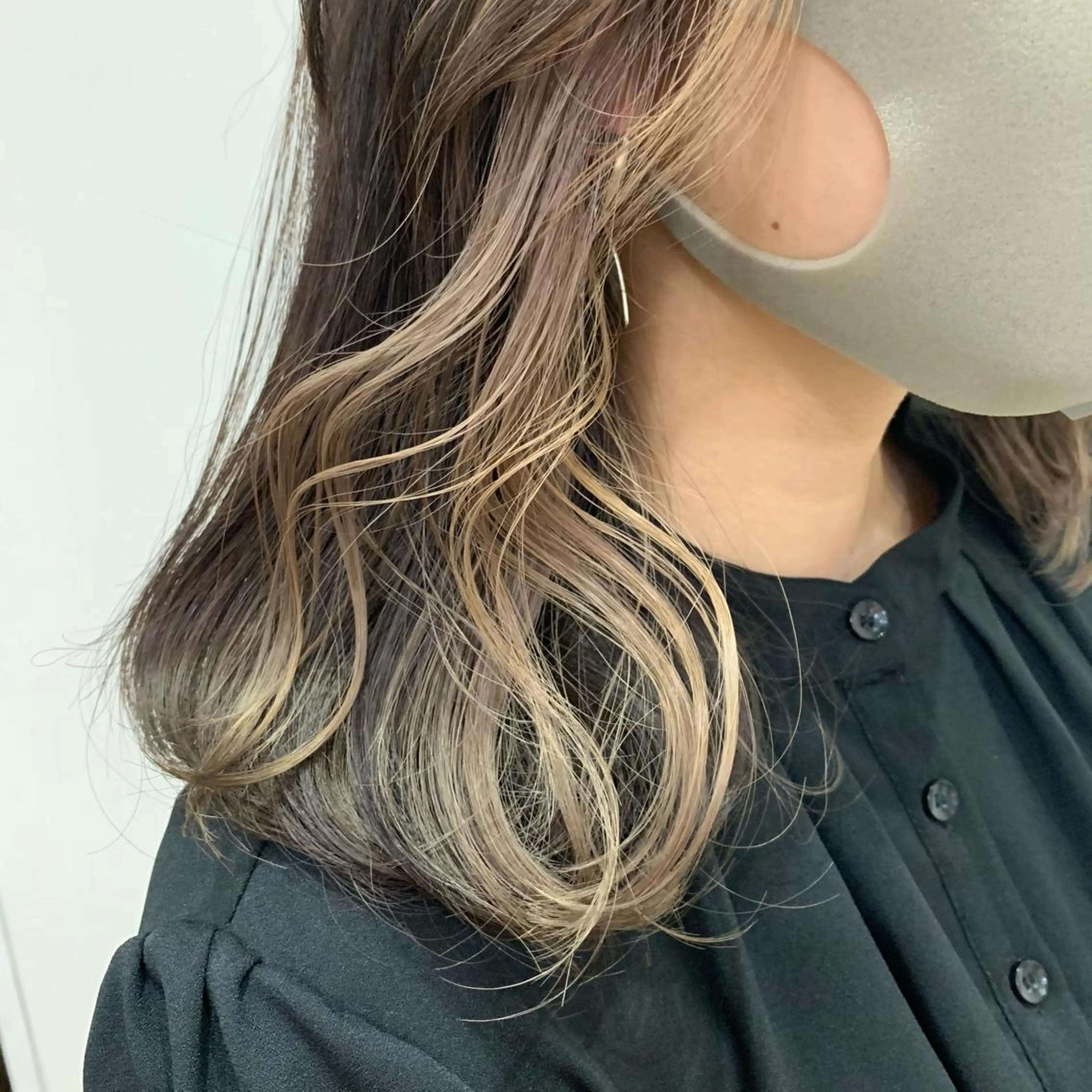 セミロング カラー デザインカラー 田中 優衣のヘアスタイル