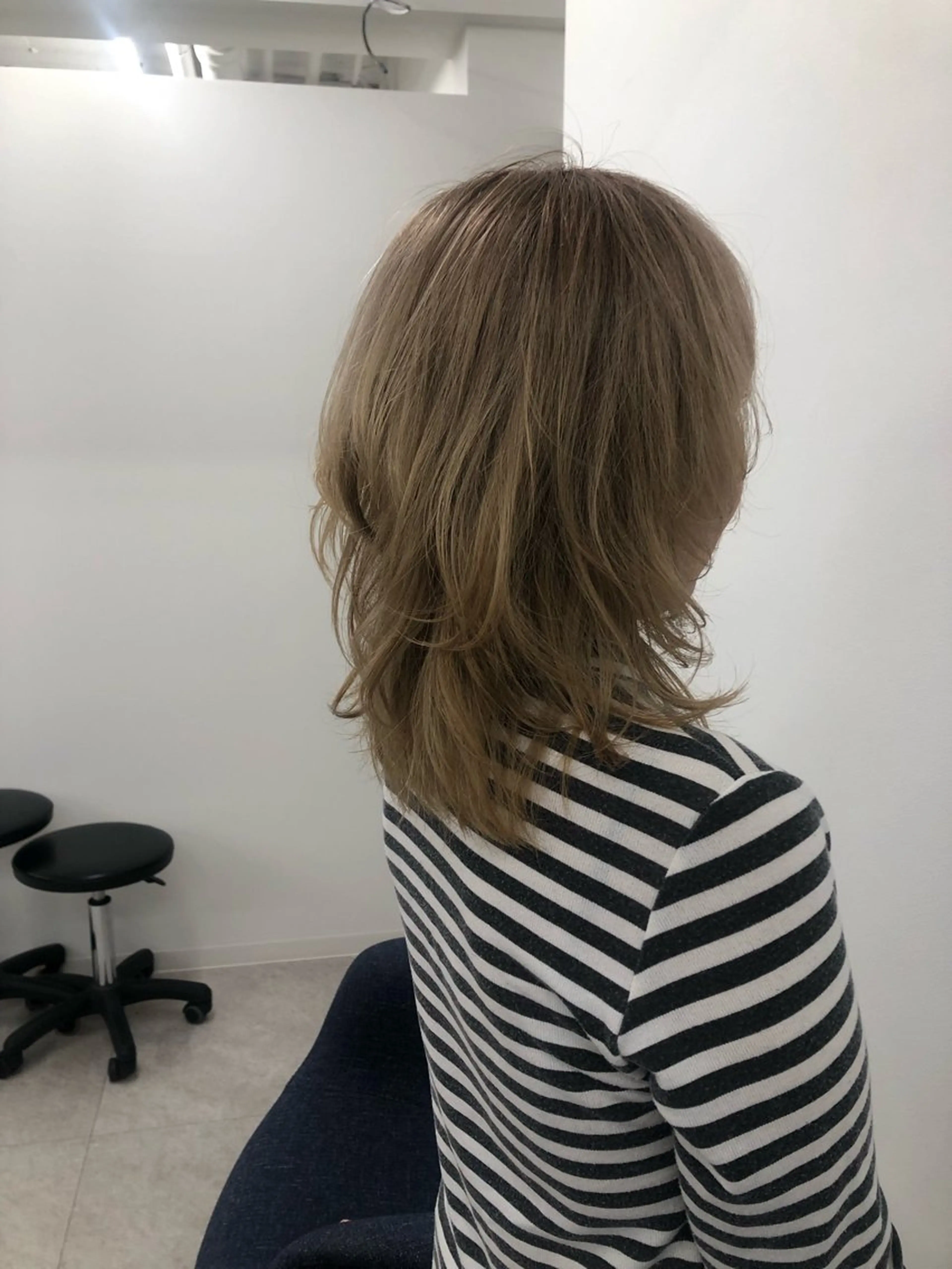 ミディアム 松下 倫子のヘアスタイル