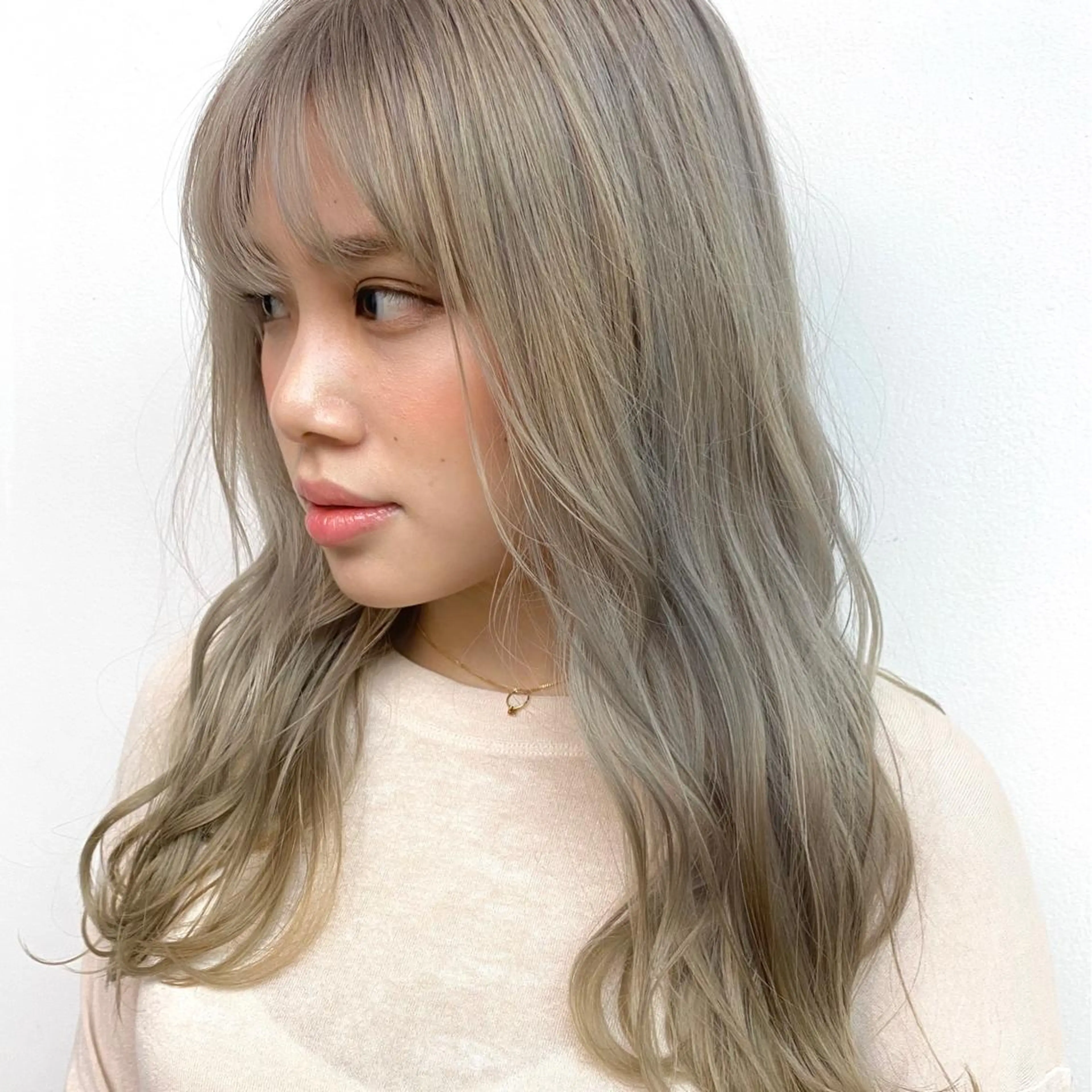 ミディアム カラー ベージュカラー ブリーチ ケアブリーチ ホワイトベージュ 🌕ホンブ ユウイチ【代表】🌕のヘアスタイル
