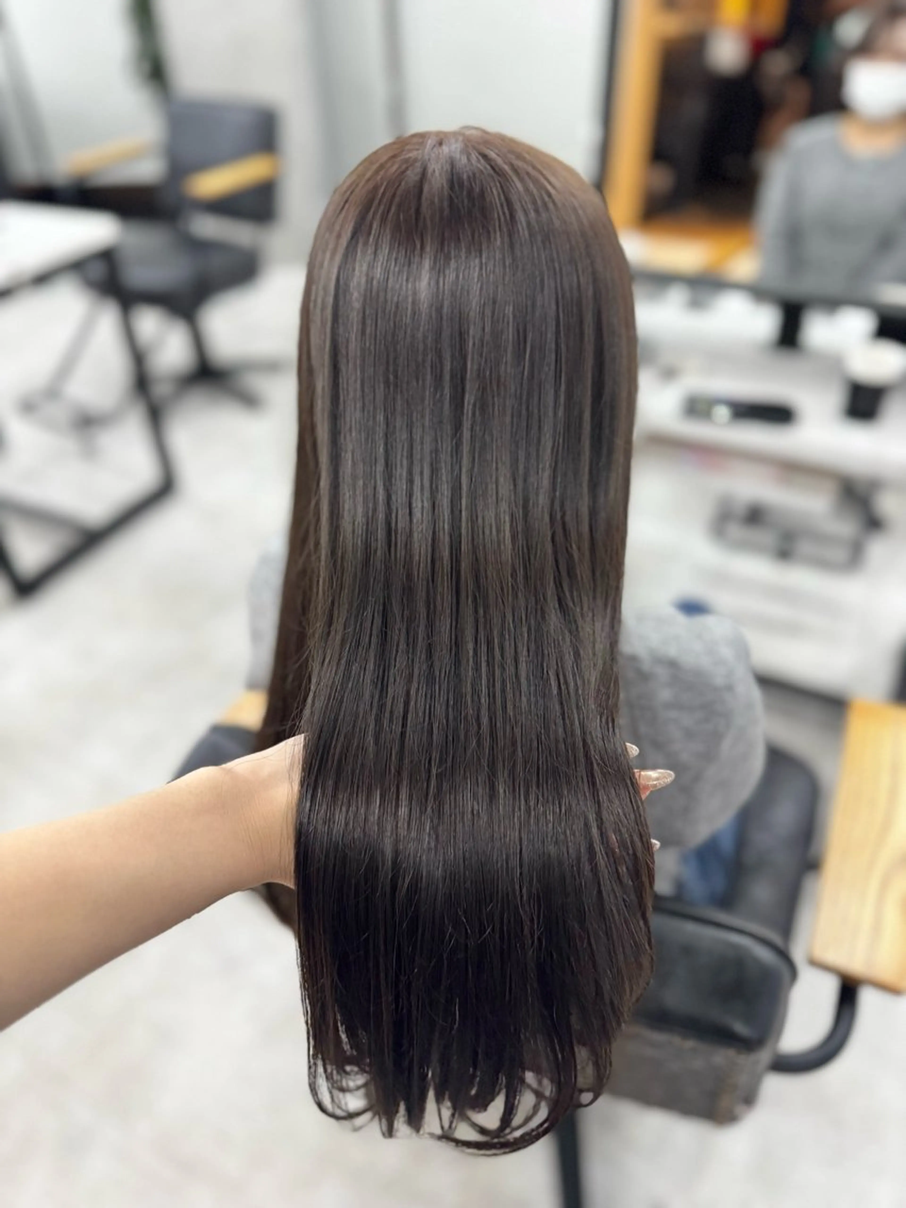 ロング カラー ベージュカラー ブリーチ ブラウンカラー ショコラグレージュ グレージュ カット ヘアカラー トリートメント 赤み無し柔らかカラー 【梅田】madokaのヘアスタイル