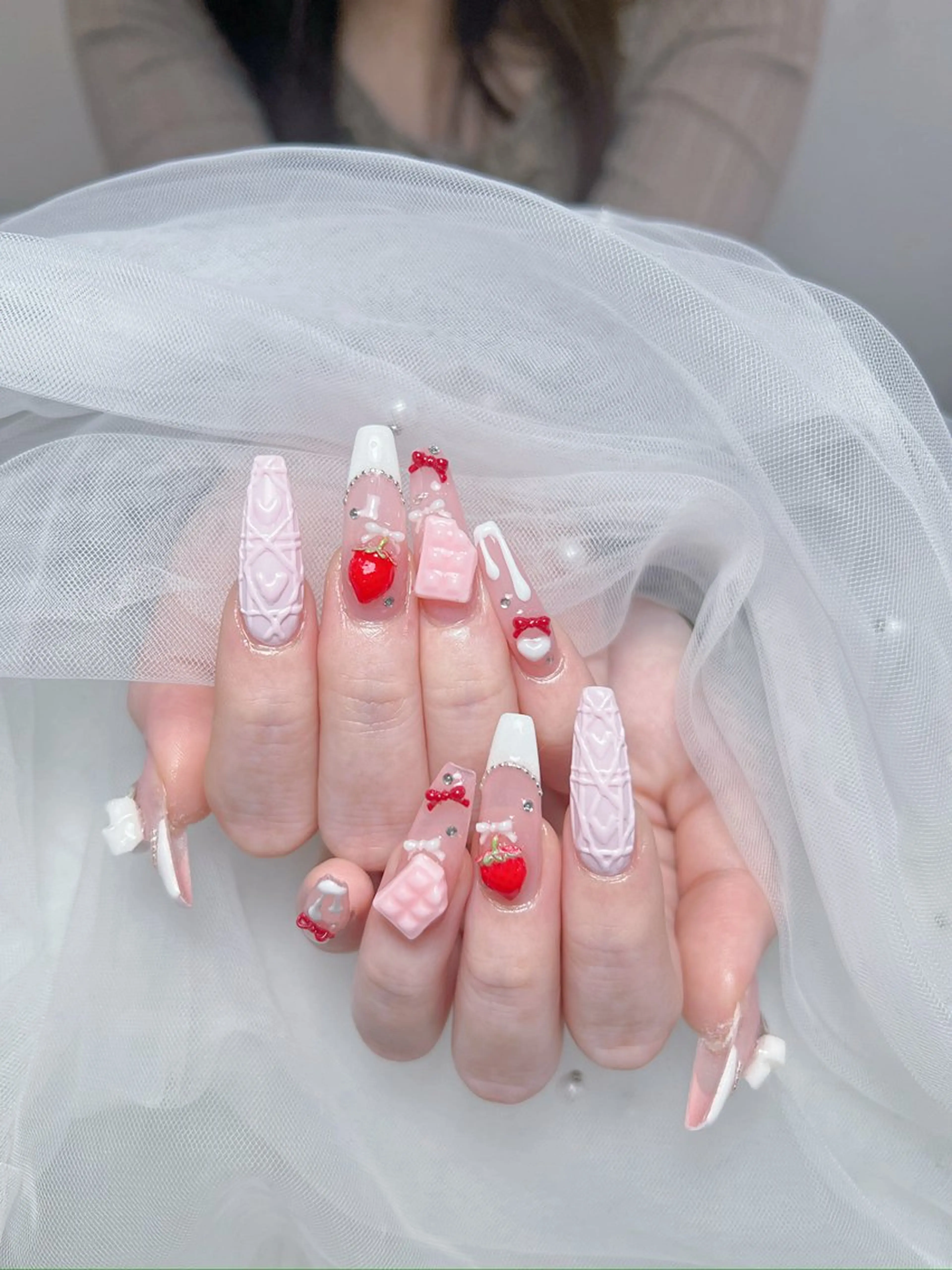 ネイル アートネイル オーロラネイル チークネイル 長さ出し フットネイル Miya _nailのネイルデザイン