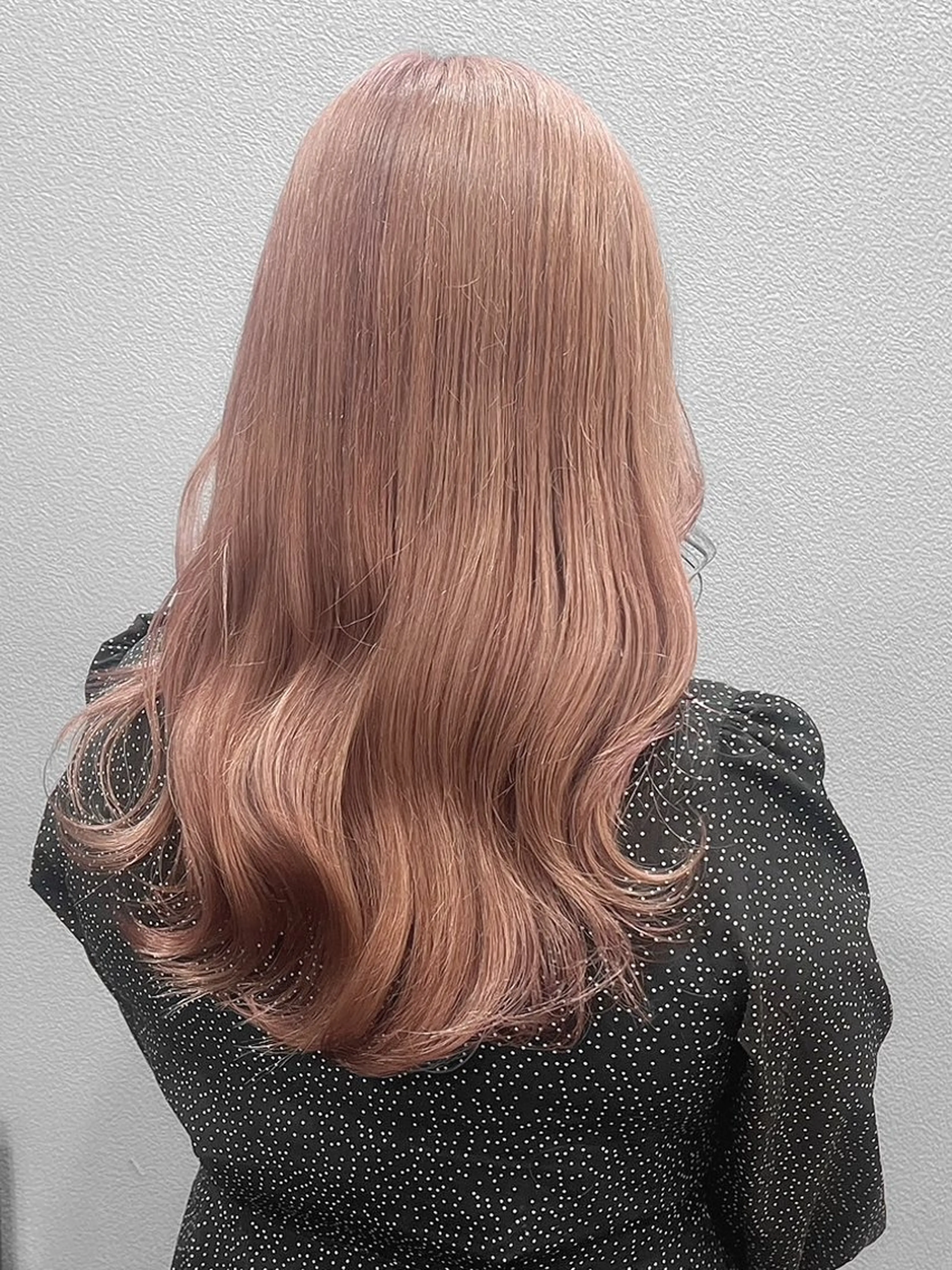 ロング カラー ベージュカラー ブリーチ ピンクカラー ピンクベージュ カット ヘアカラー トリートメント 透明感カラー/パーマ 🌀アオノのヘアスタイル