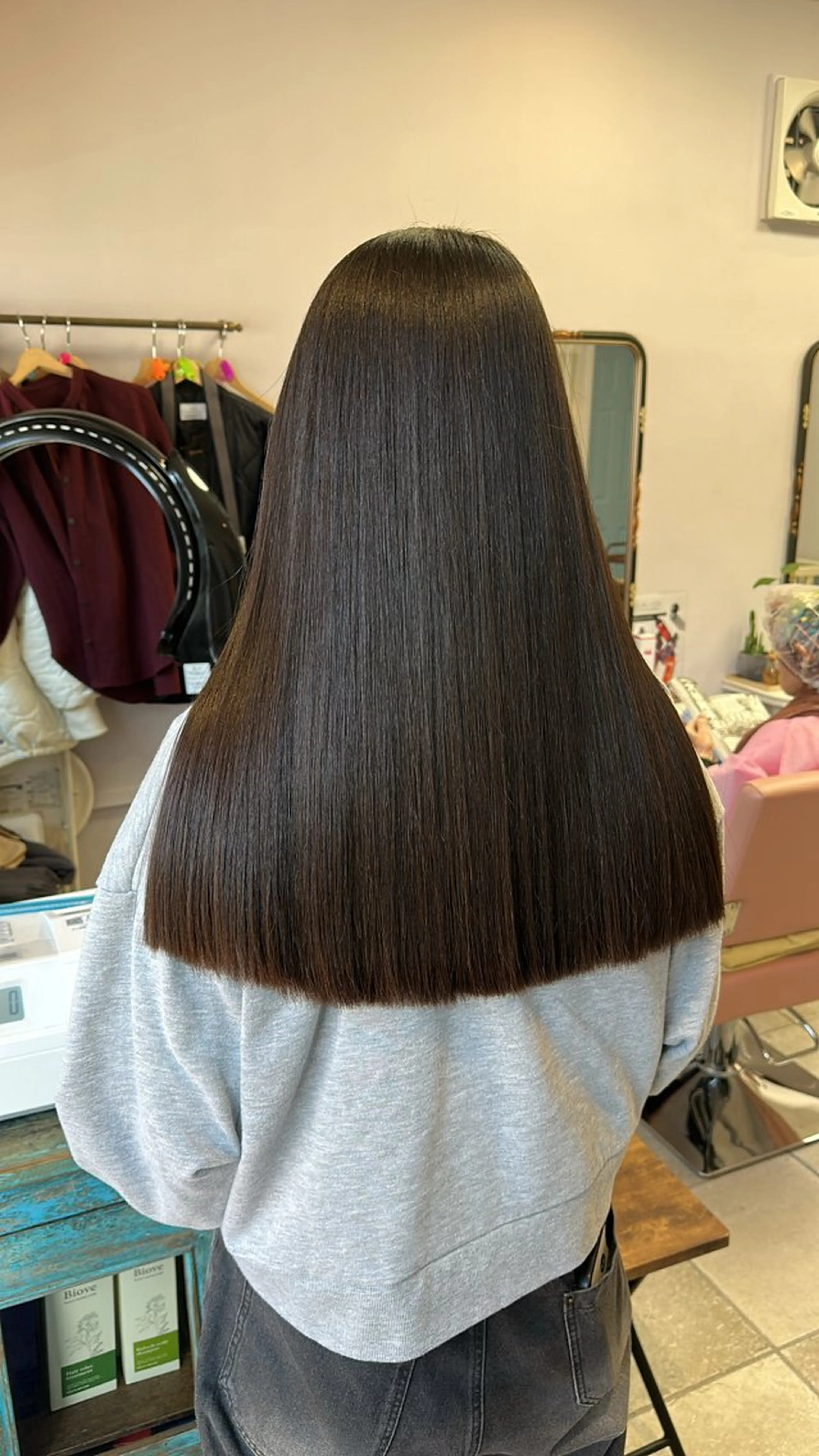 ロング カット Yuko ．のヘアスタイル