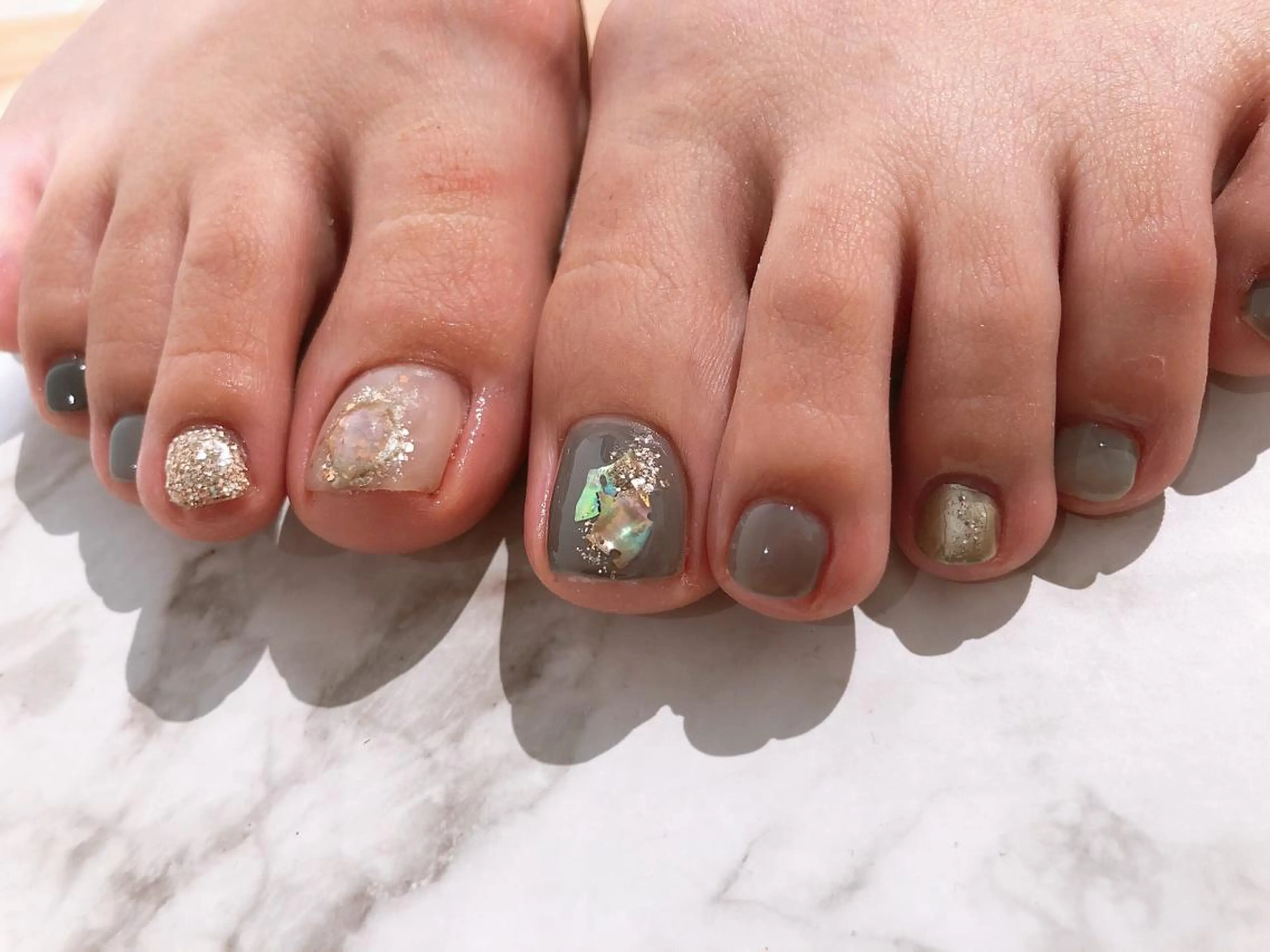 ネイル フットネイル alloy nailのネイルデザイン