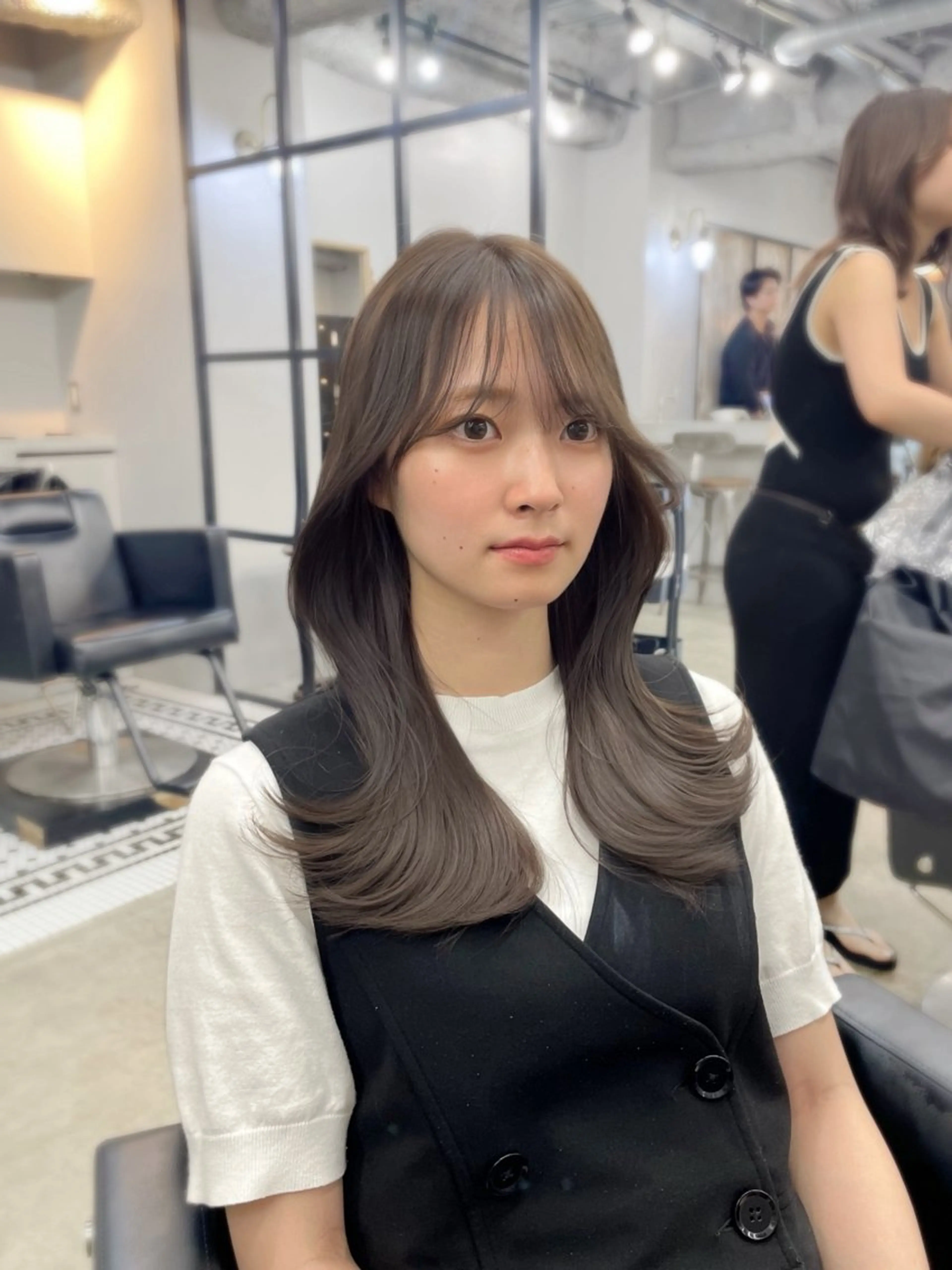 ロング カラー カット ヘアカラー トリートメント ヘアセット 新宿/韓国ヘア/ 髪質改善ストレートのヘアスタイル