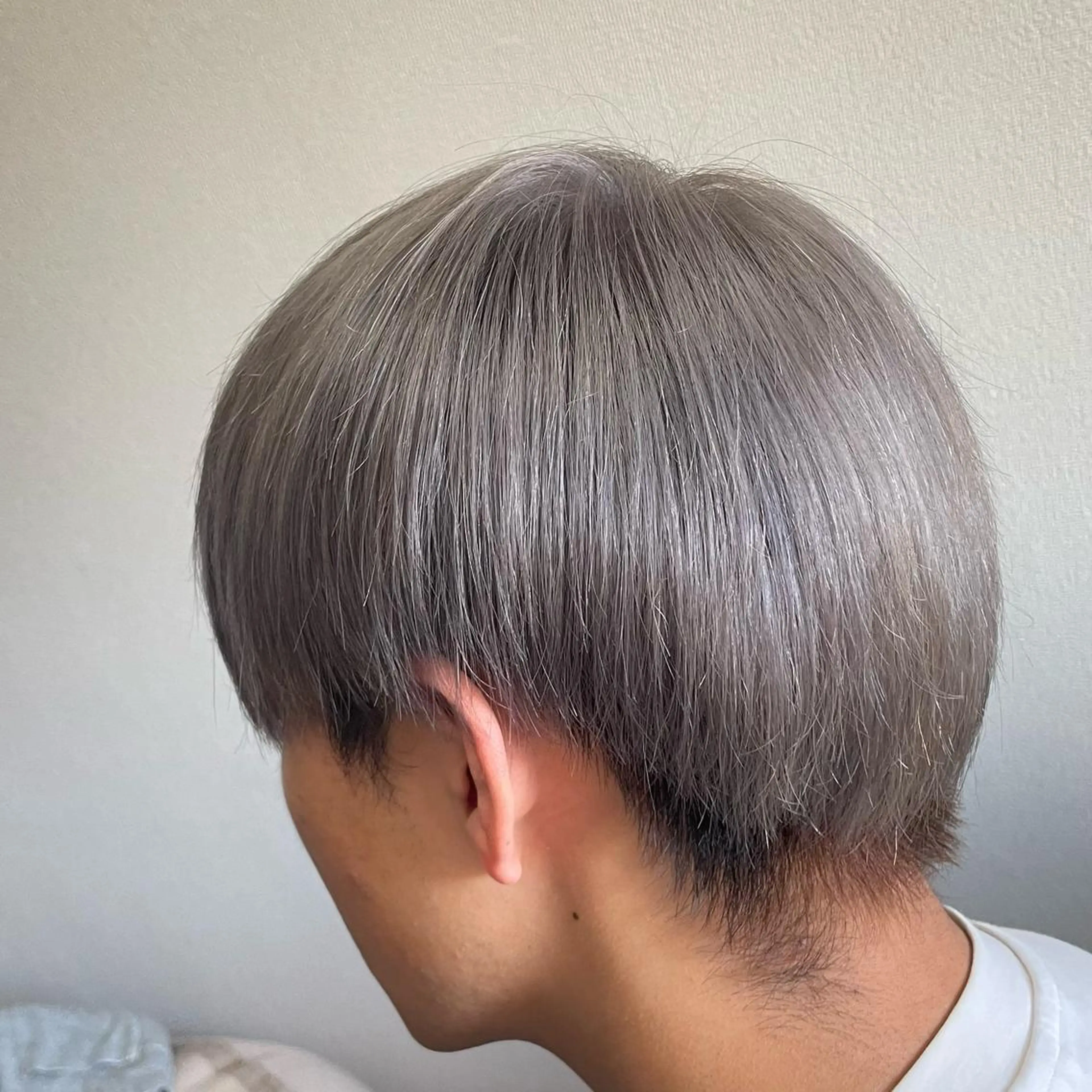 ショート カラー メンズ シルバー 🧸赤み消し🐾 ラベンダ/ミルクティのヘアスタイル