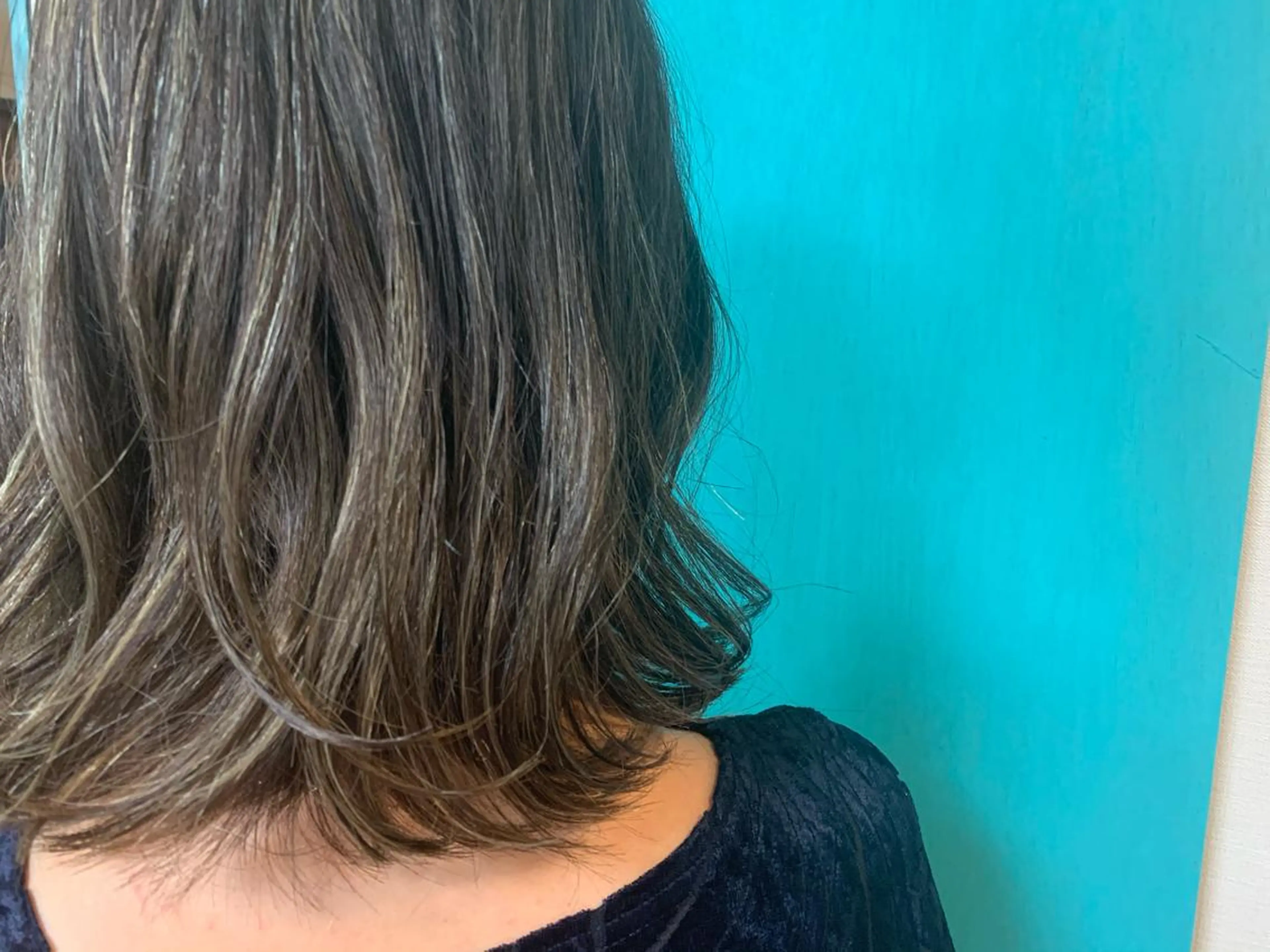 ミディアム アッシュ 外国人風カラー 縮毛矯正 【髪質改善特化】 新宿/縮毛矯正/セラのヘアスタイル