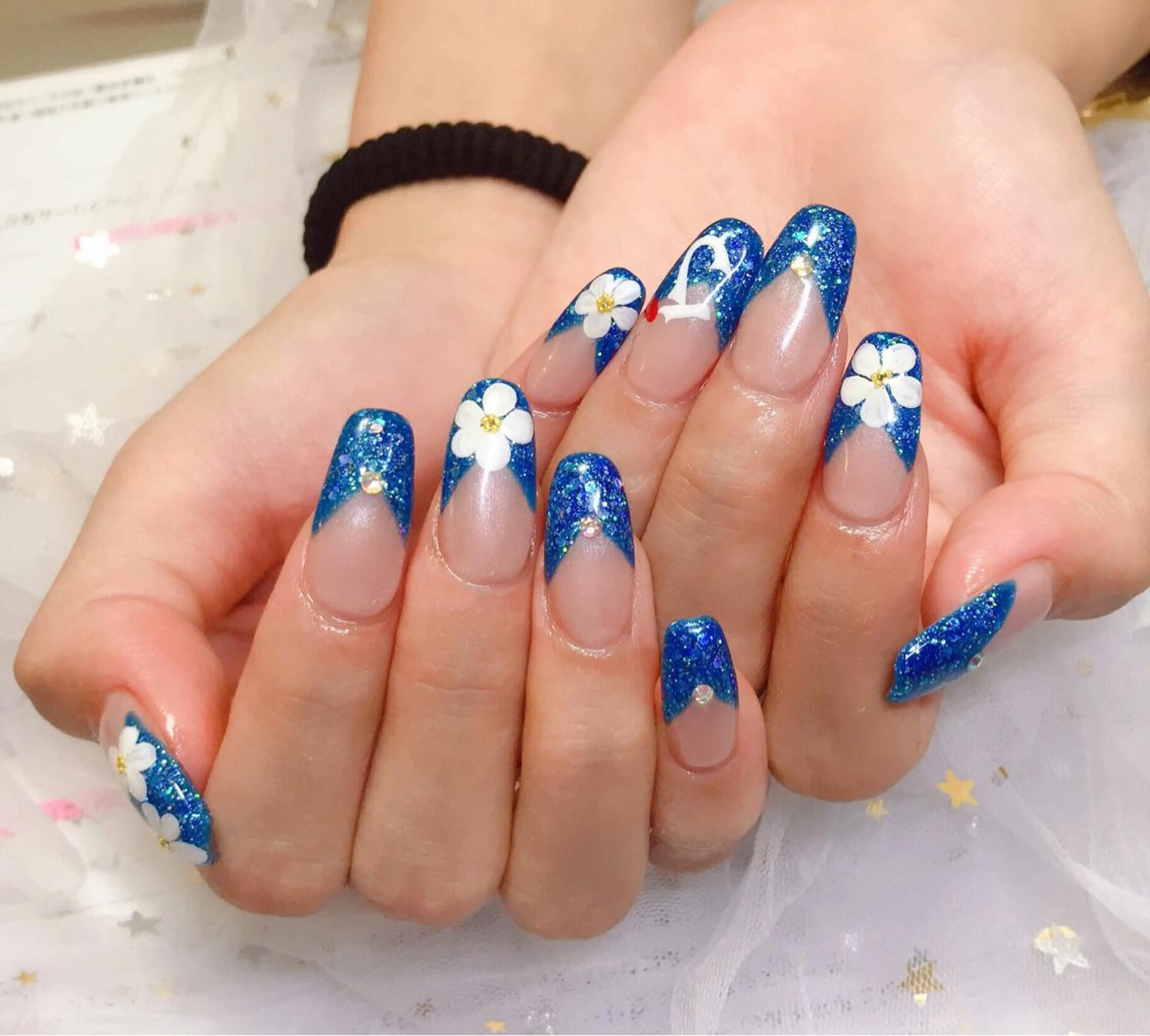 カラー ネイル ベージュカラー フレンチネイル ラメ(グリッター) スカルプネイル Q Free nailsのネイルデザイン