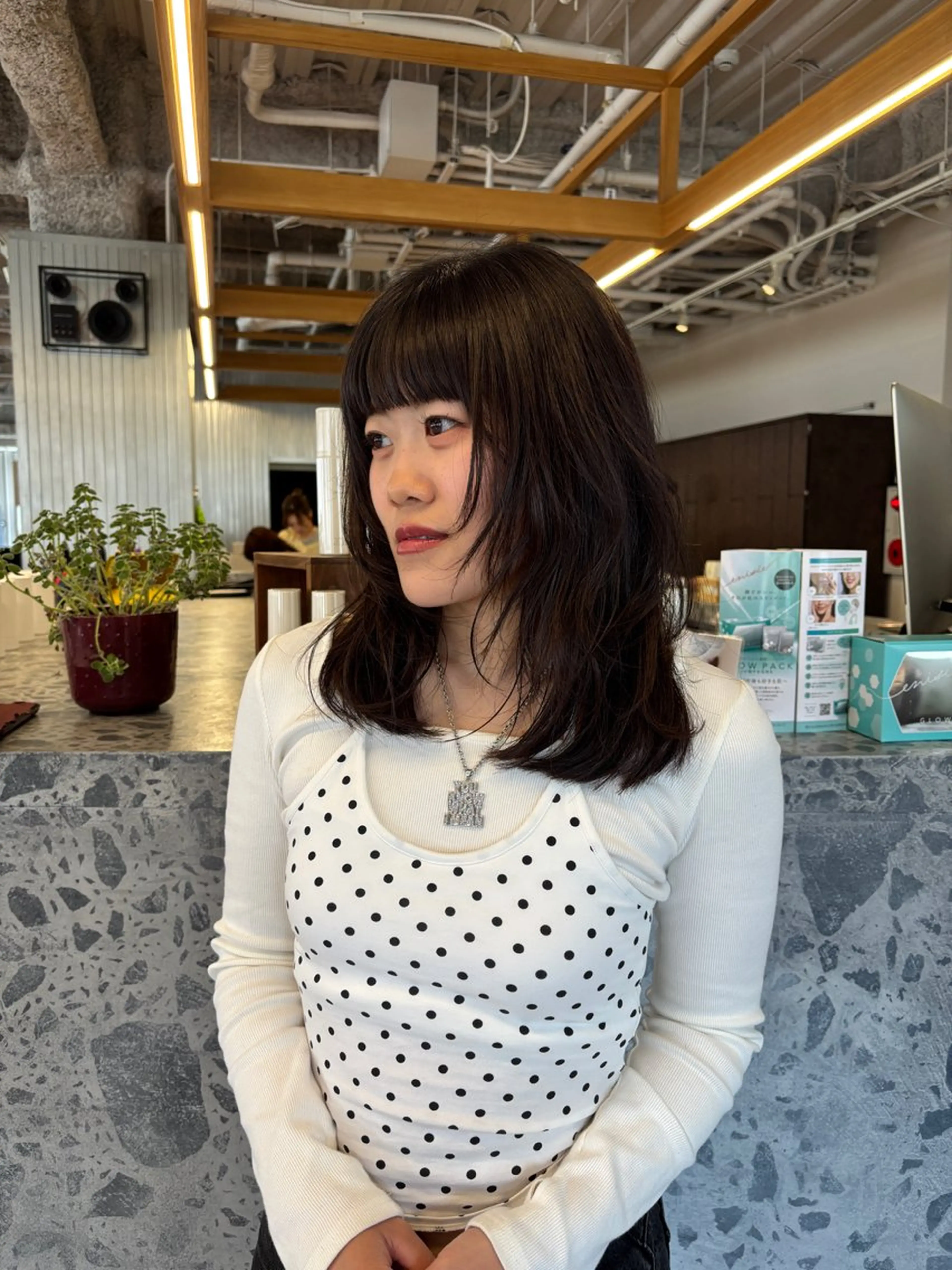 ミディアム 顔周りカット 伸ばしかけ レイヤーカット カット 🌼透明感カラー/マ ンツーマン/有沙🌼のヘアスタイル