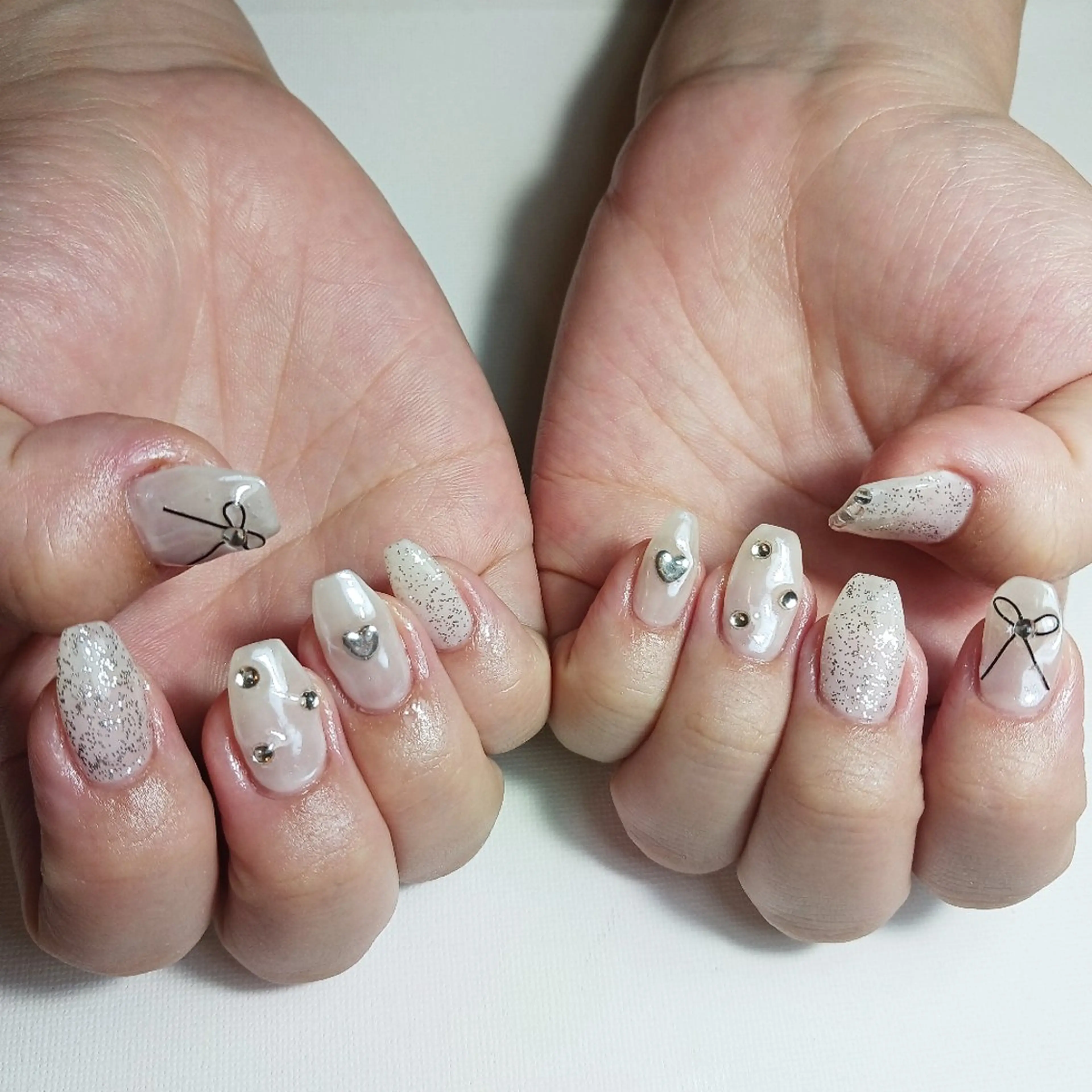 ネイル ジェルネイル 持ち込み リボン ショートネイル ホワイト ハンドネイル owlnail /持込みデザイン専門のネイルデザイン