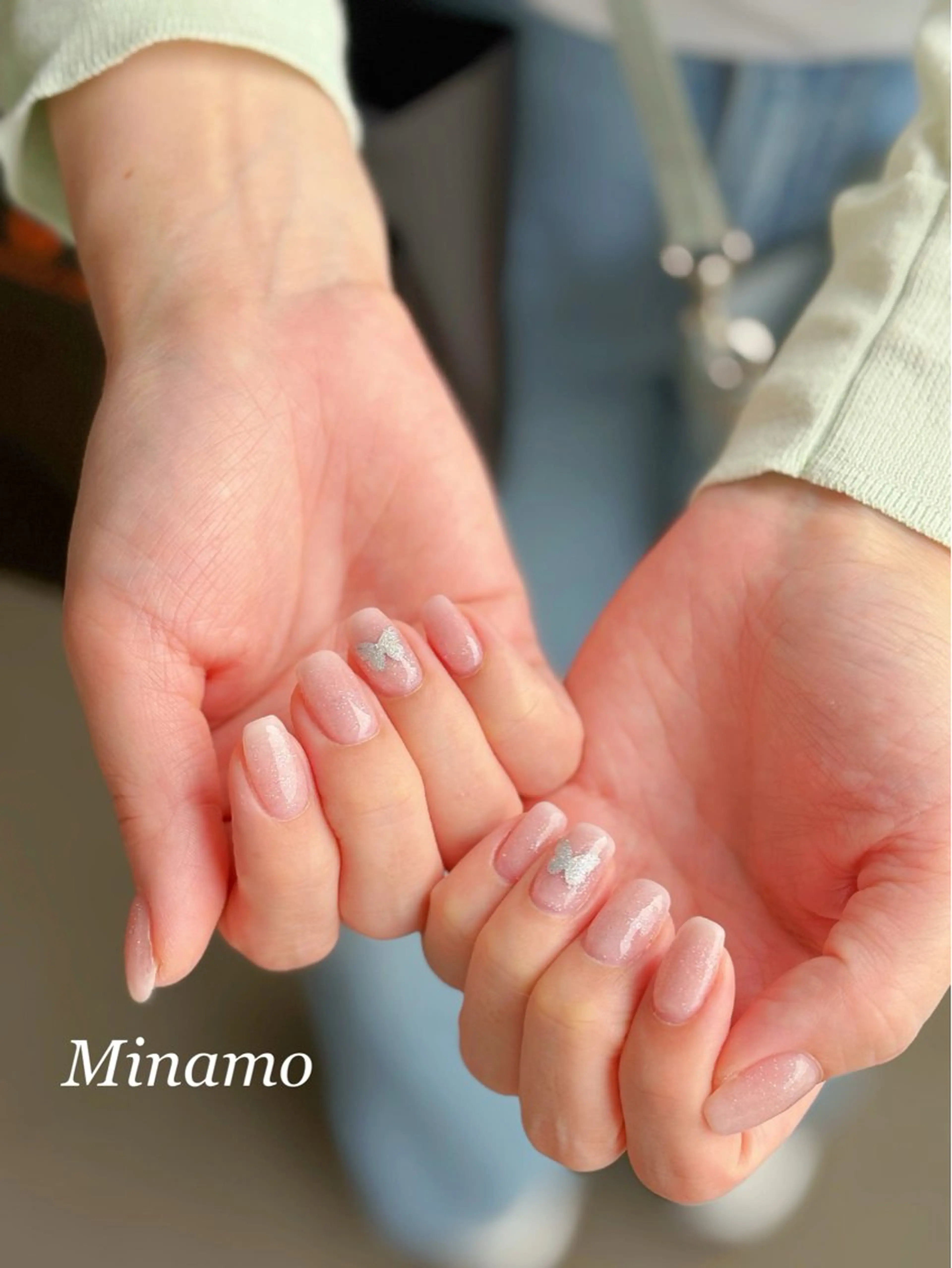 ネイル フラッシュネイル グラデーション ピンク ホワイト ハンドネイル Minamo 🩵のネイルデザイン