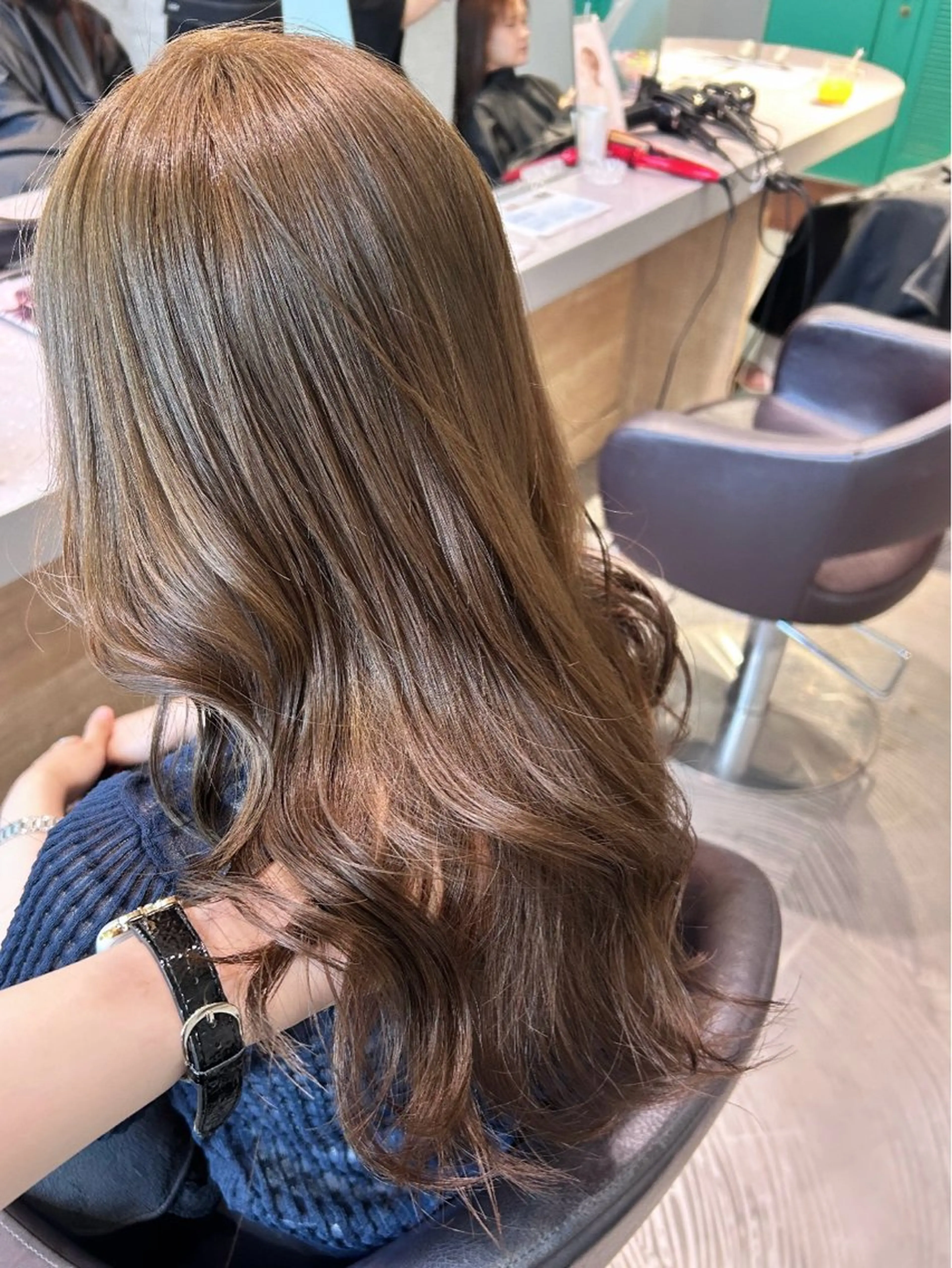 ロング ヘアカラー トリートメント 宮川 あかりのヘアスタイル