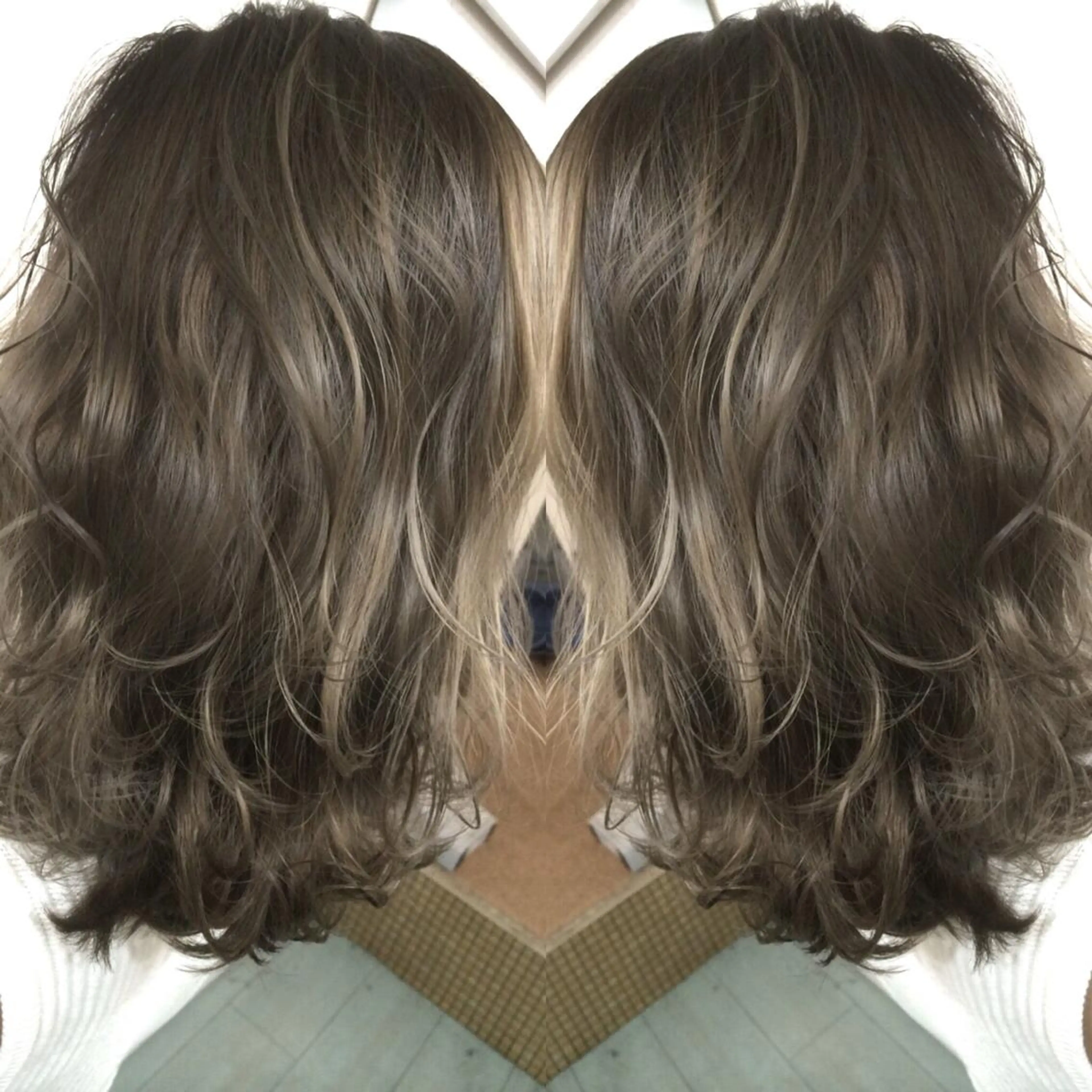 ミディアム カラー バレイヤージュ レイヤーカット 井上 一平のヘアスタイル