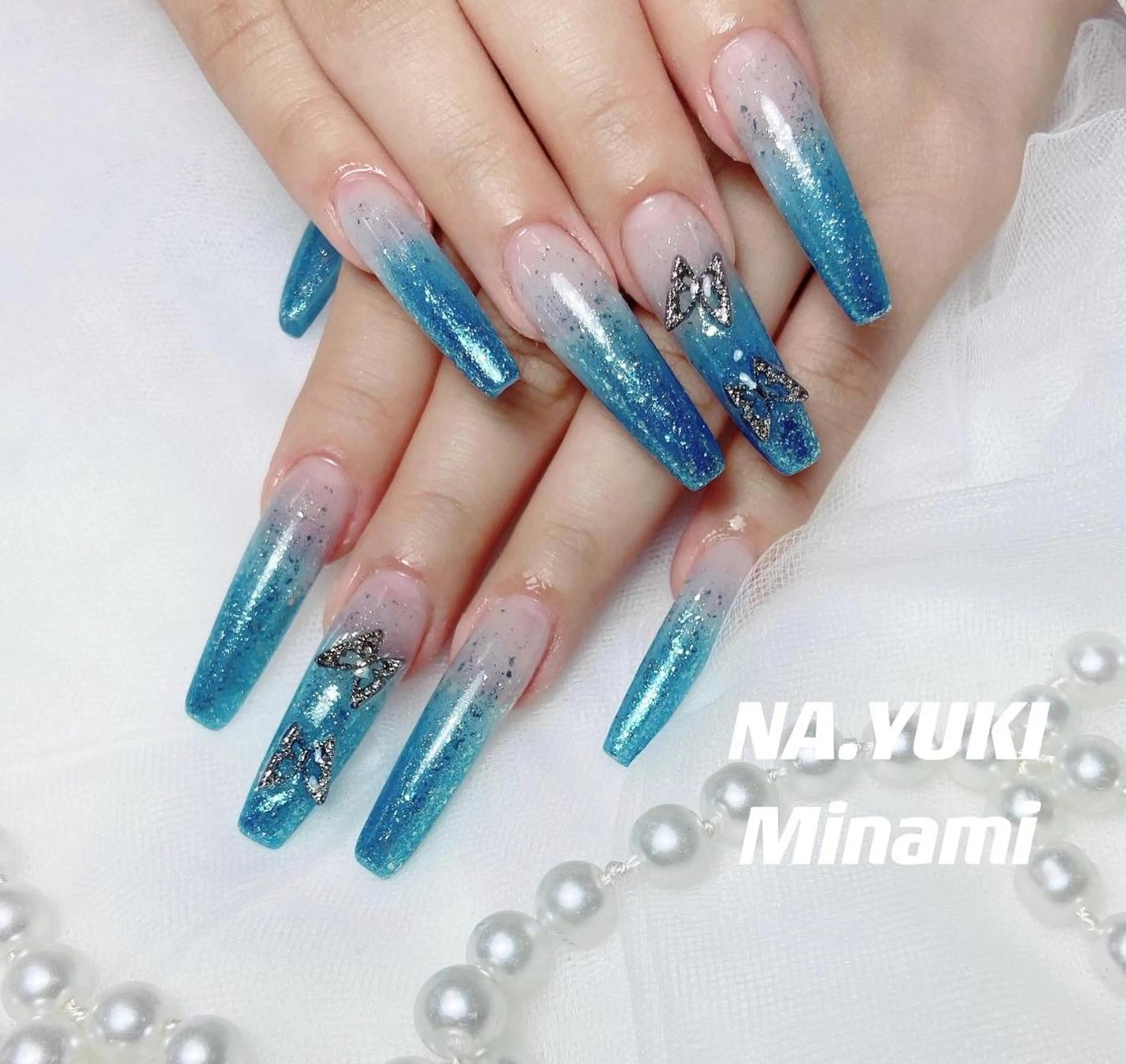 ネイル 🦋 Queenieのネイルデザイン