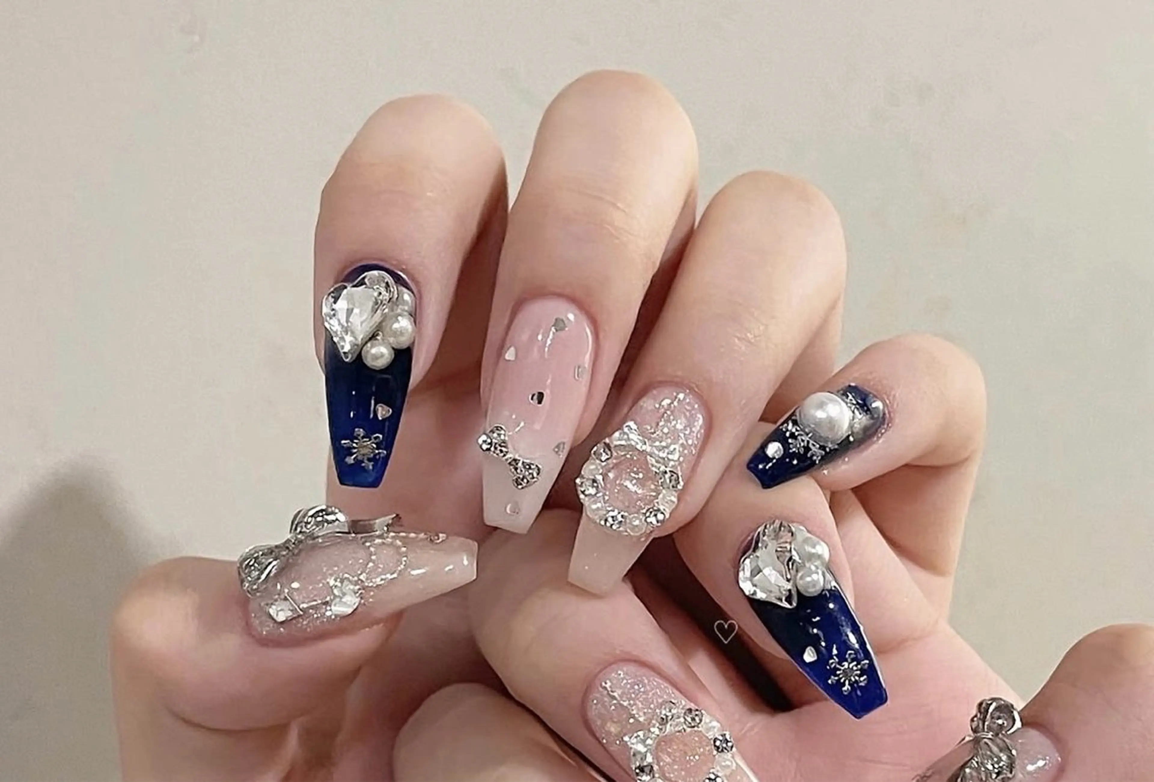 ネイル ハンドネイル She’s Lunaのネイルデザイン