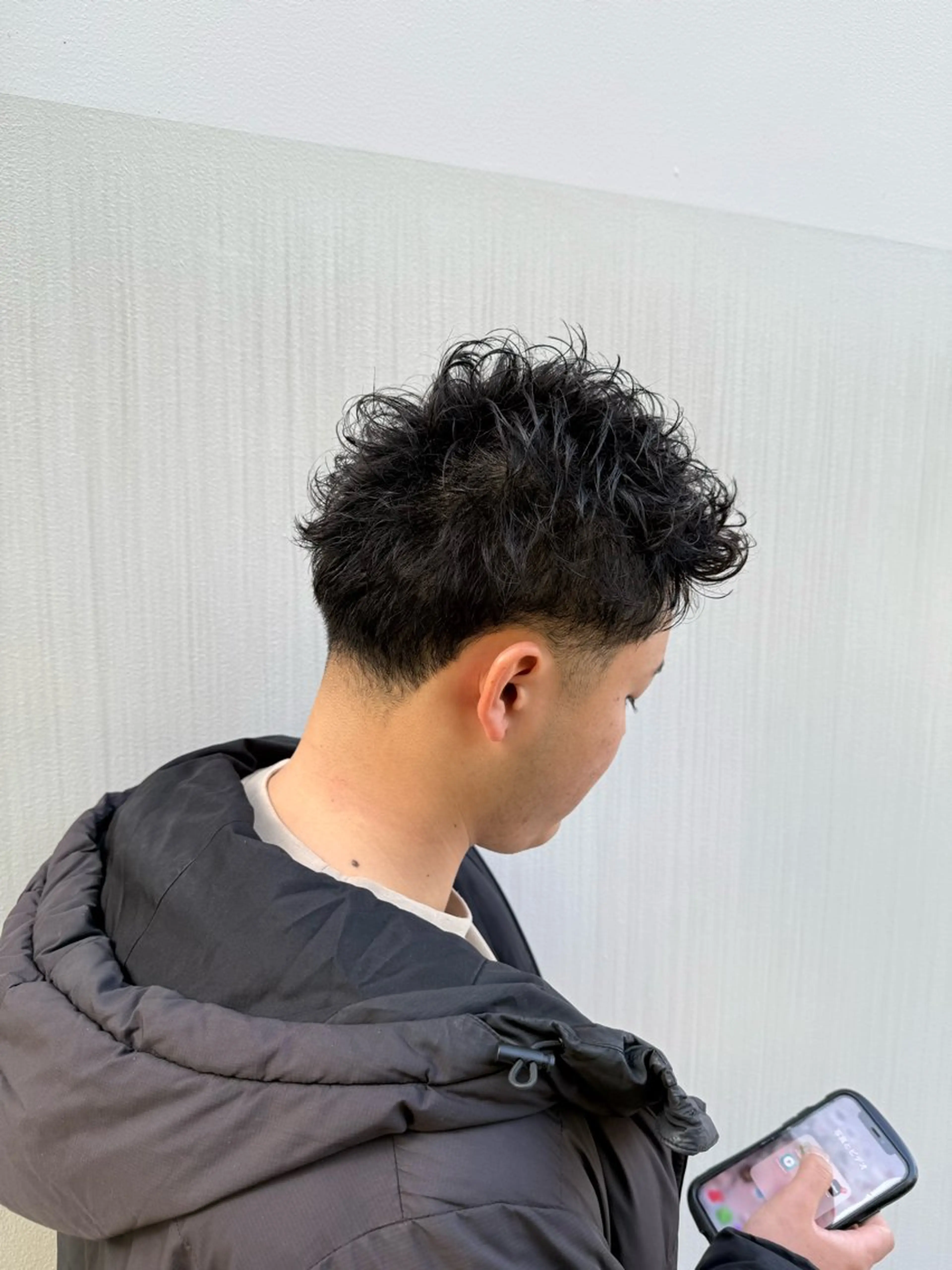 ショート メンズ ⚡メンズパーマフ ェードカットTomyのヘアスタイル