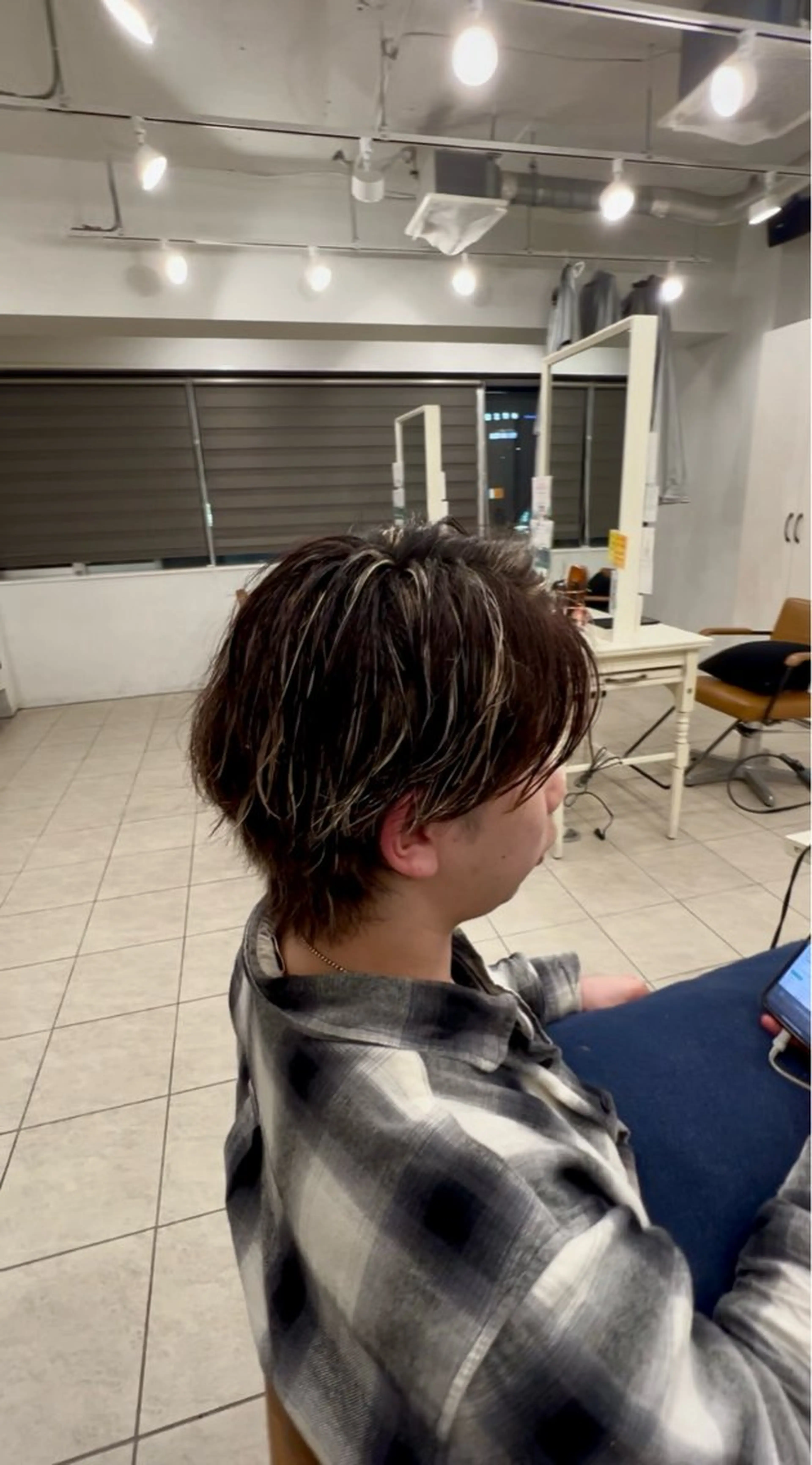 カラー パーマ メンズ メンズカットグラデー ションカラー/ケイゴのヘアスタイル