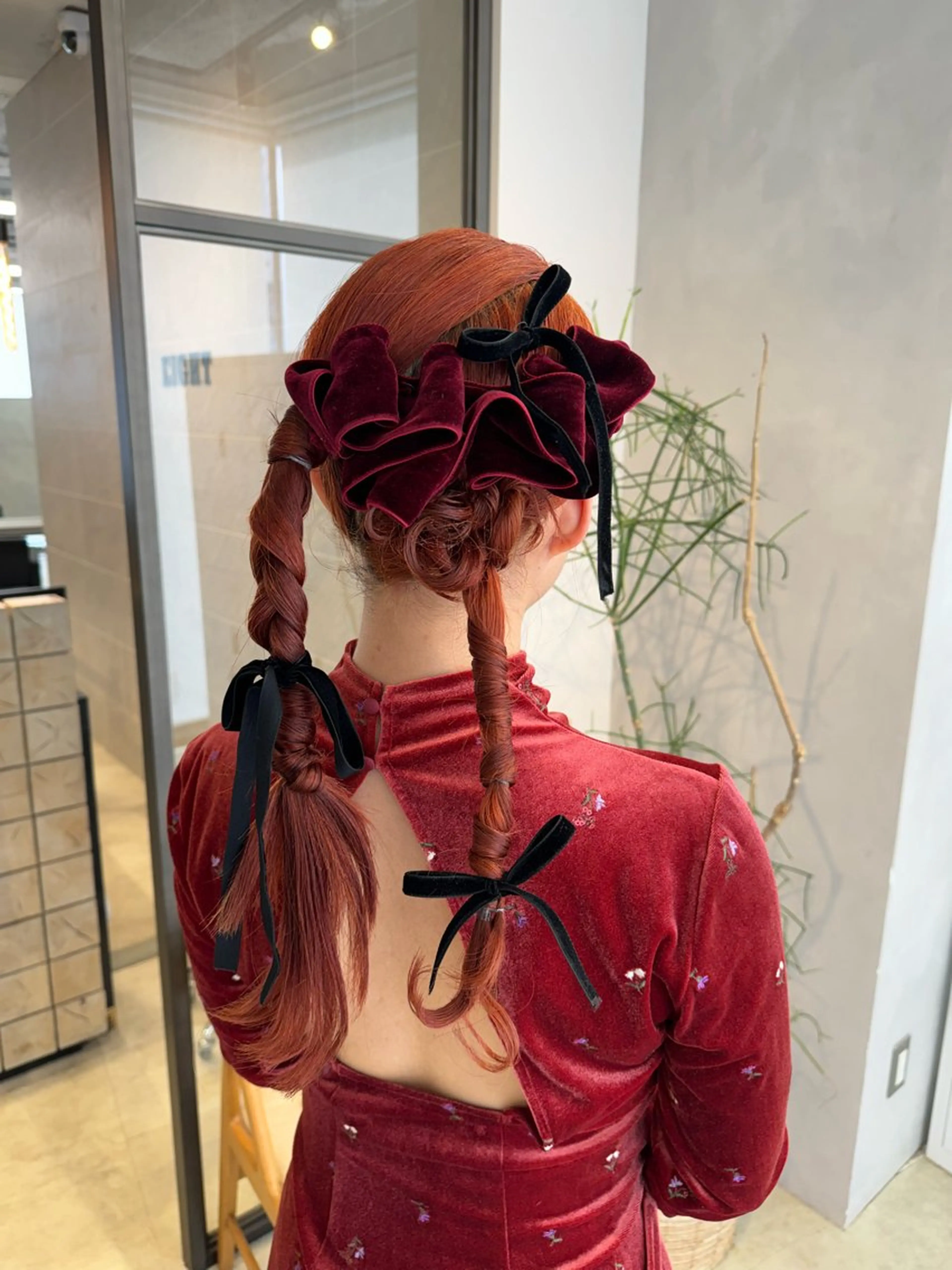 ロング ヘアアレンジ 卒業式のヘアスタイル 透明感カラー✨艶髪 制作🌱山根あゆみのヘアスタイル