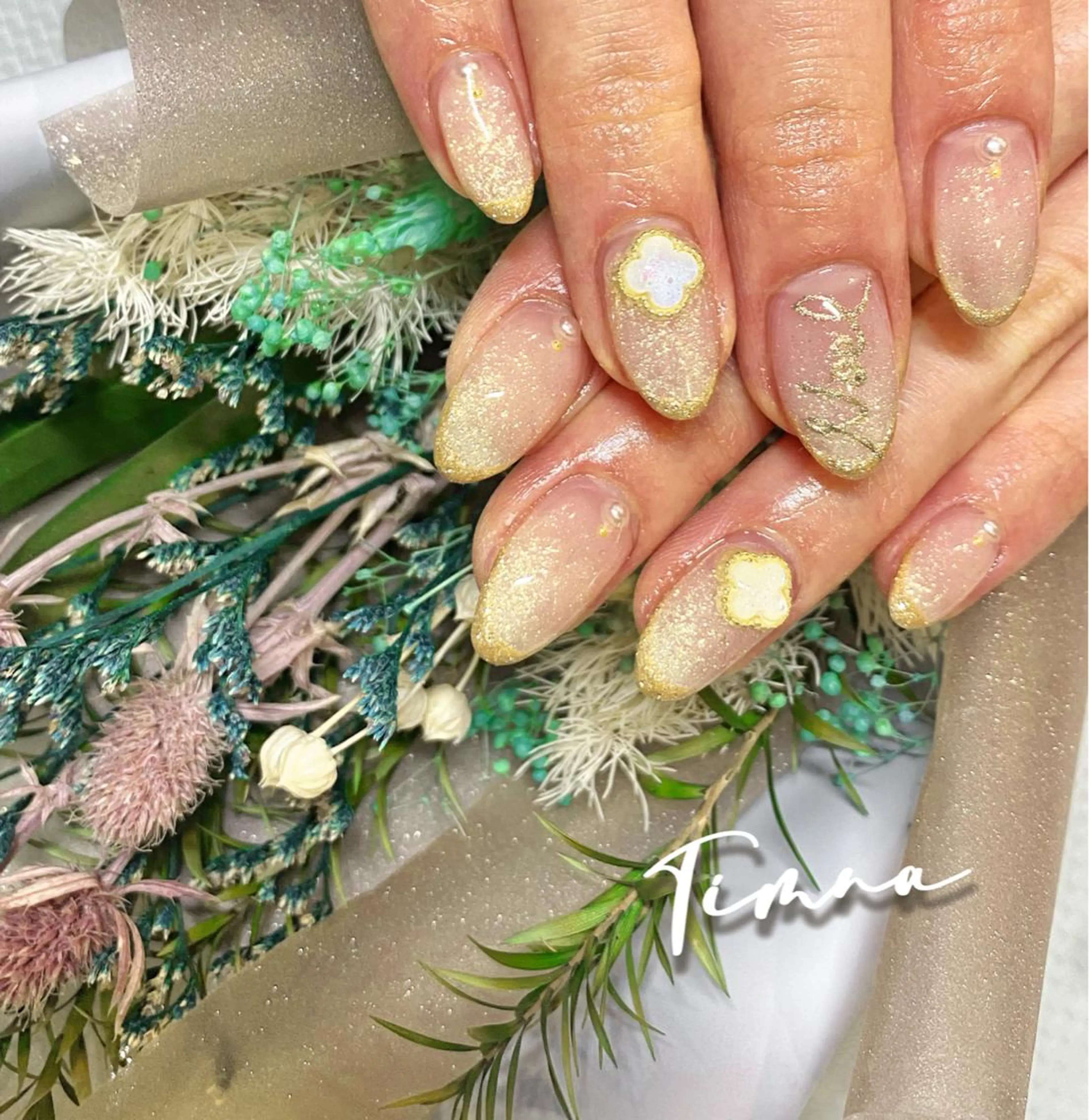 ミディアム ハンドネイル NAILSALON 🍔Timna🍟のネイルデザイン