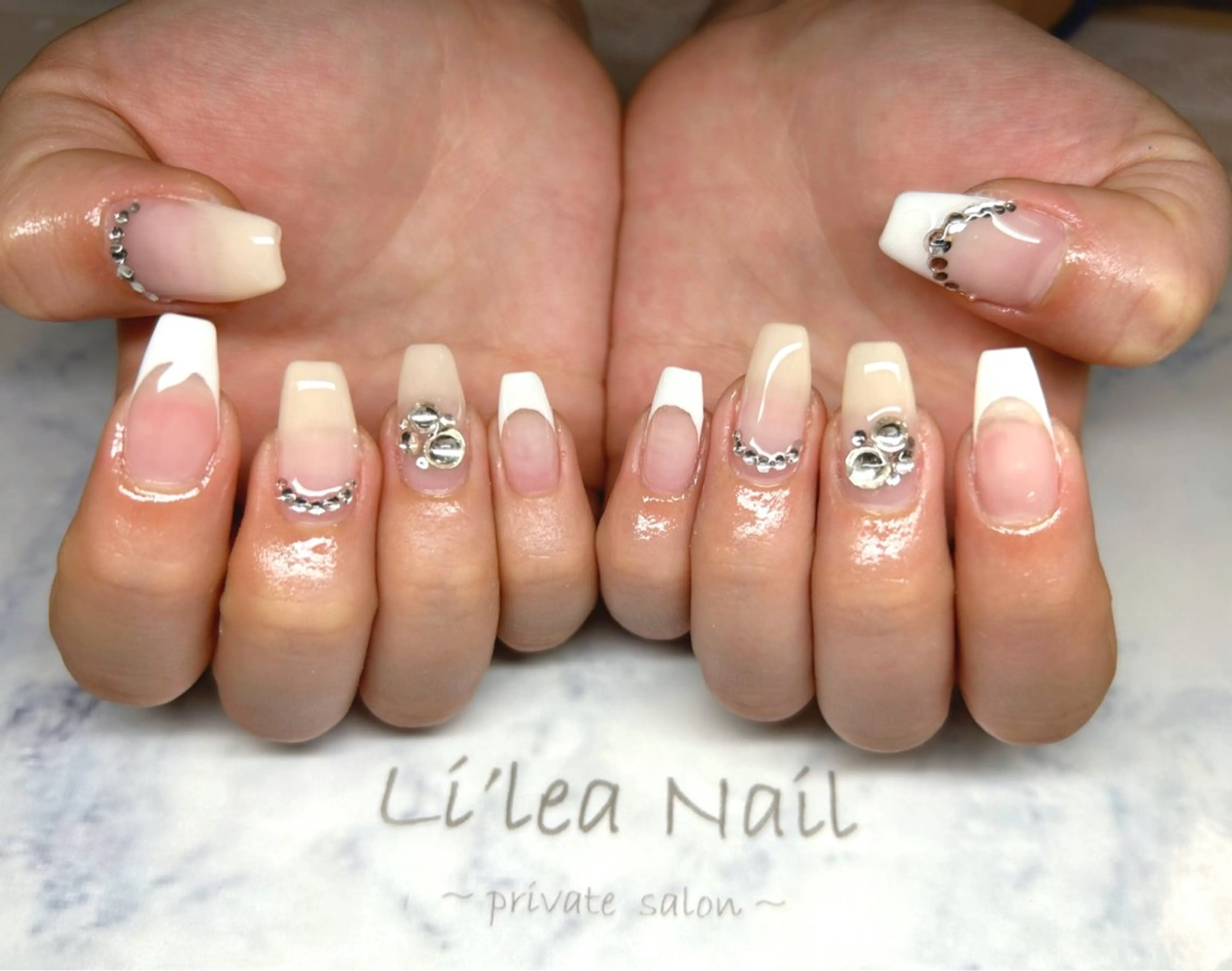 ネイル Li'leaNail AINAのネイルデザイン