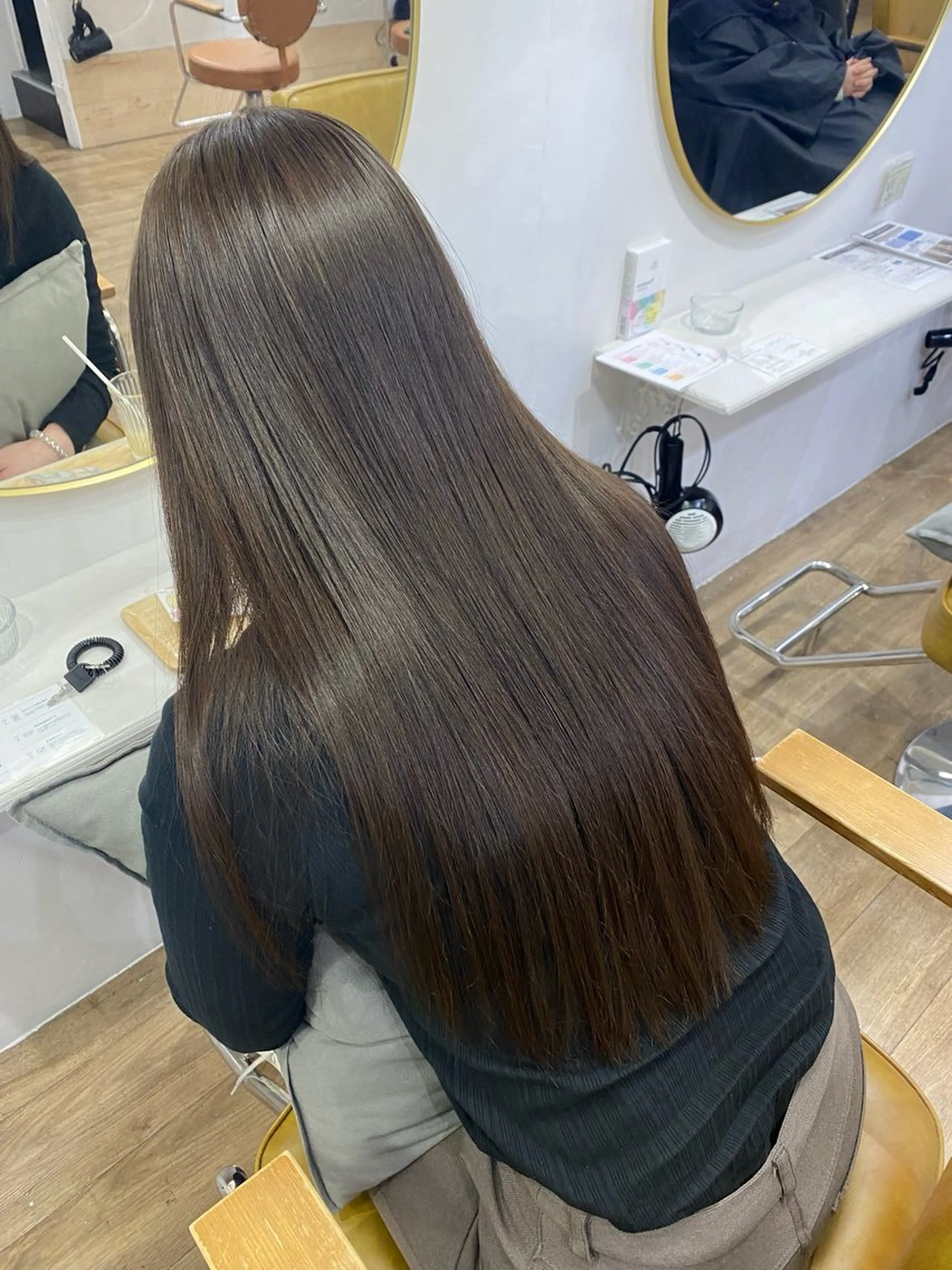 ロング カラー ベージュカラー ヘアカラー トリートメント mio♡ベージュ特化 🎀透明感カラーのヘアスタイル