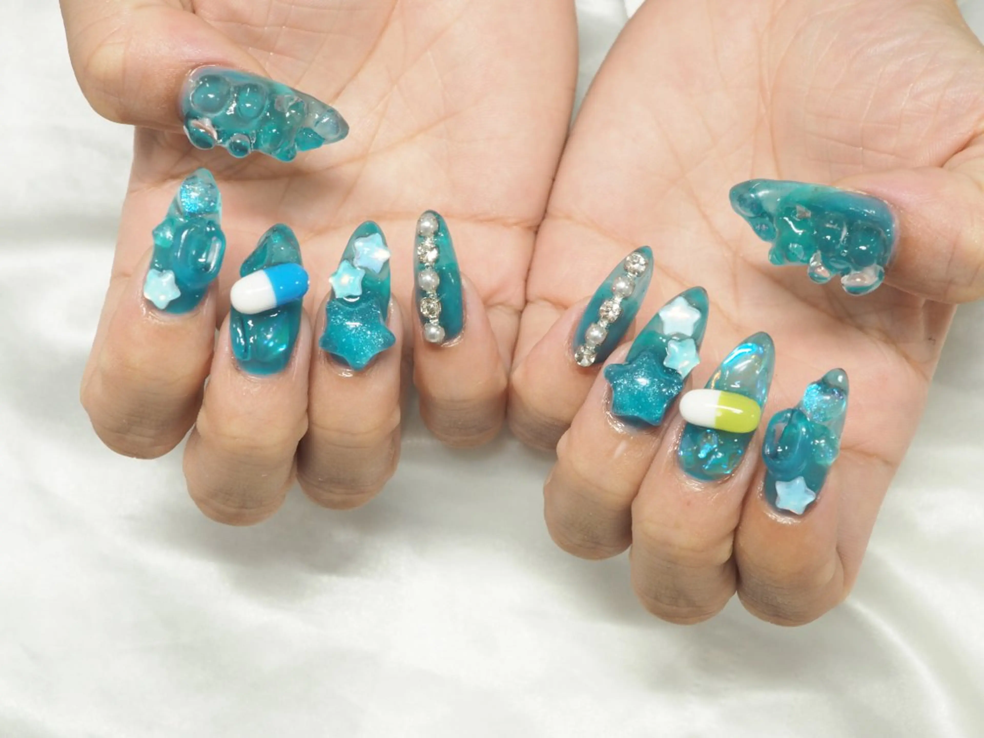 ネイル 魚谷 日菜のネイルデザイン