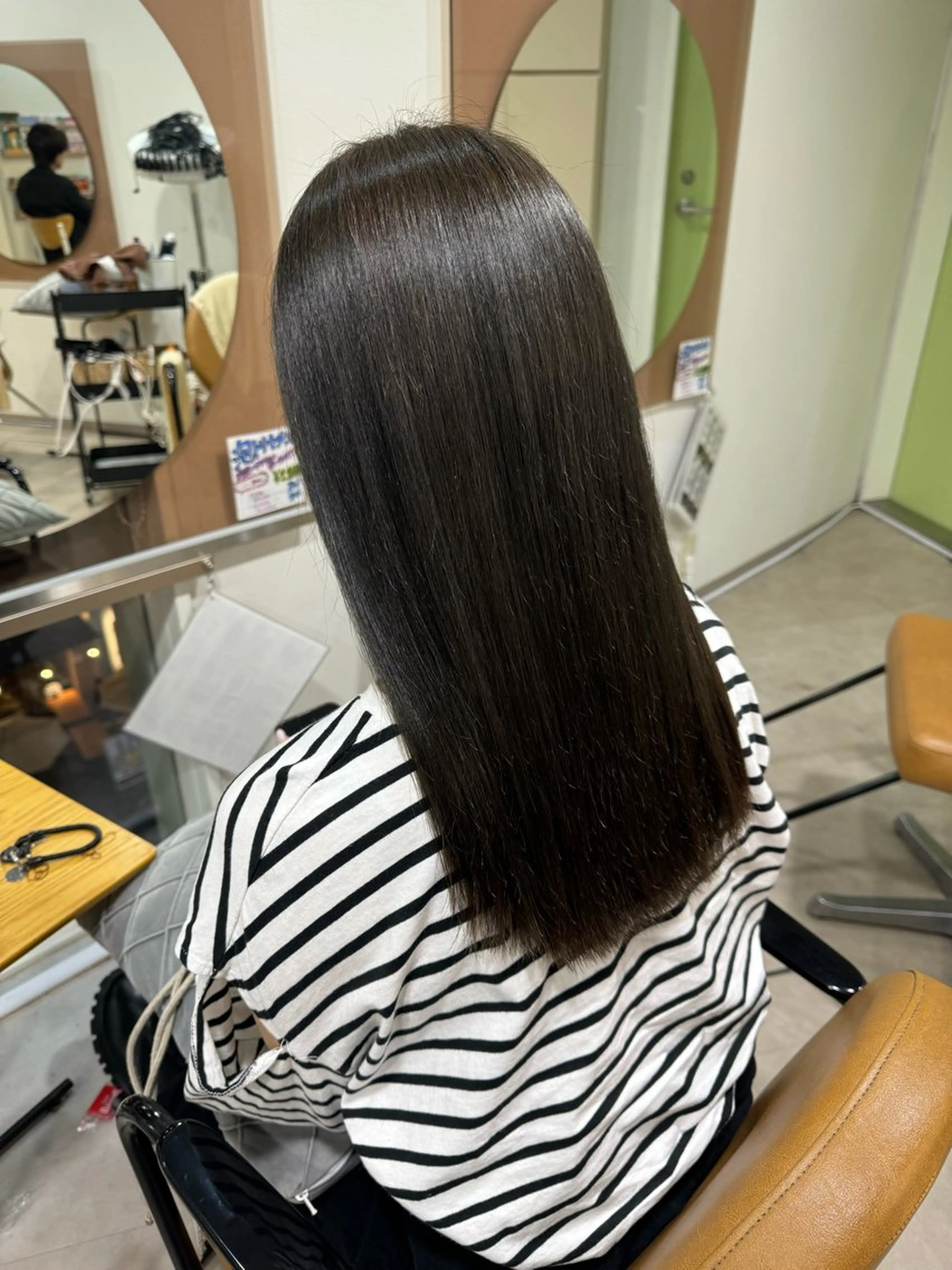 ミディアム 水口 莉央のヘアスタイル