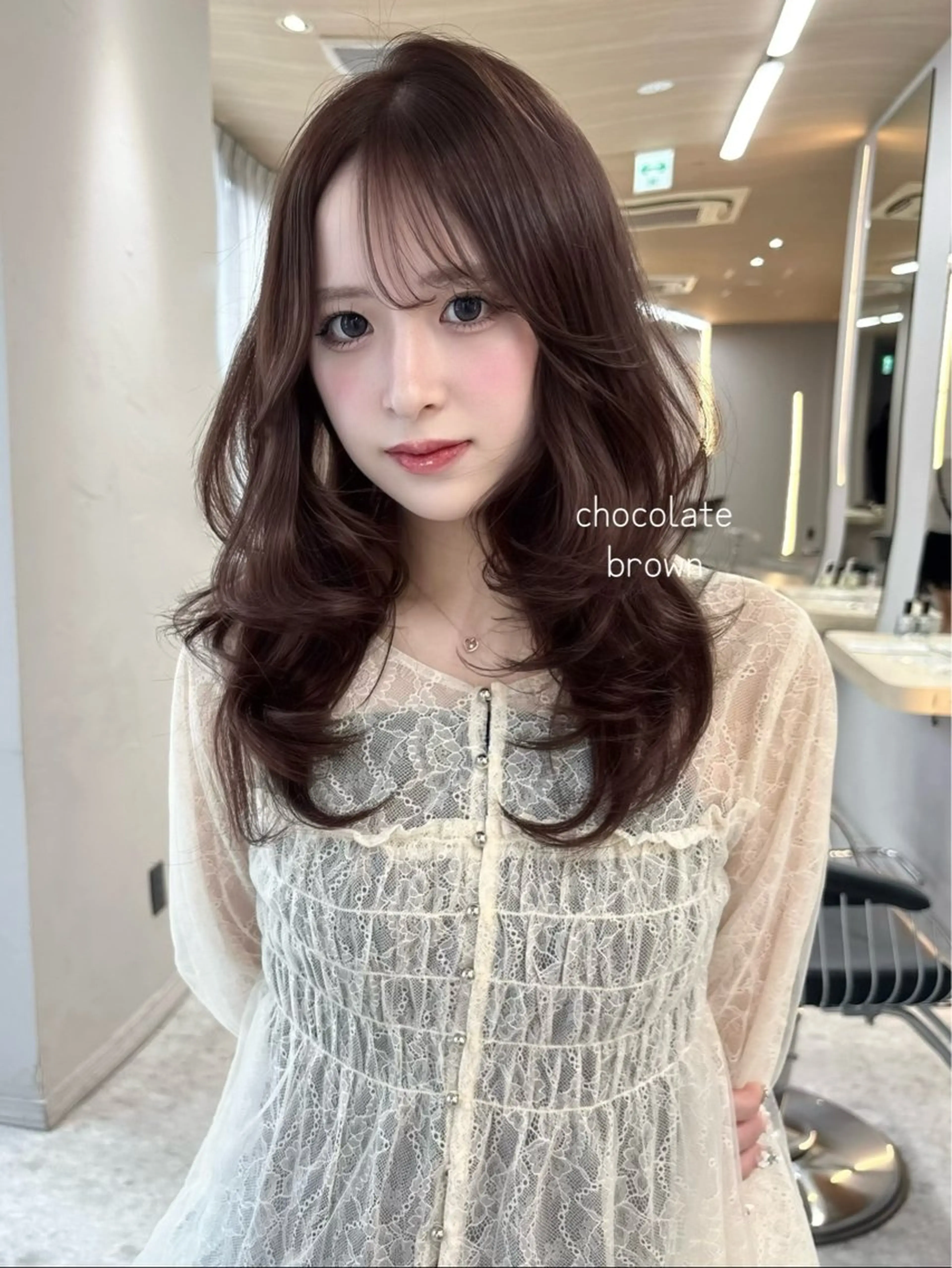 セミロング カラー ブリーチ ブラウンカラー チョコレートブラウン ブリーチなしカラー トリートメント カット ヘアカラー トリートメント 遠田 彩那のヘアスタイル