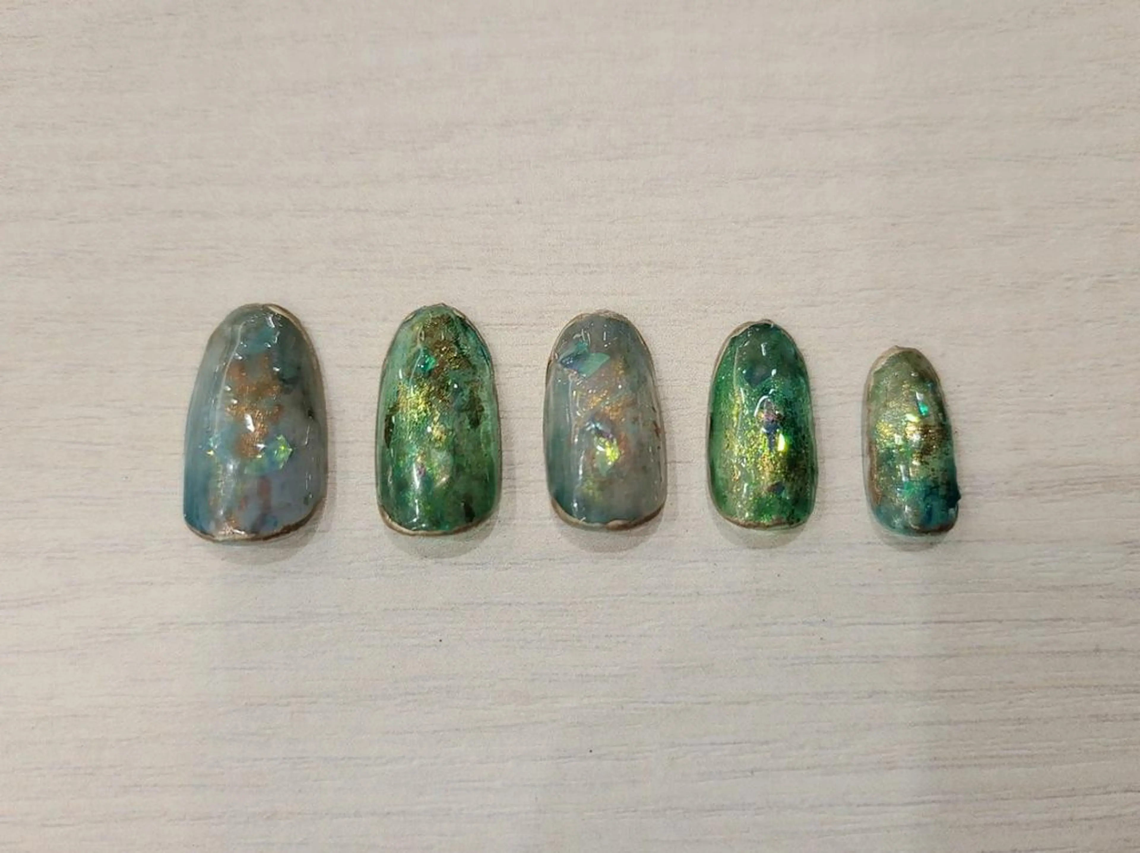 ネイル キラキラネイル ニュアンスネイル 関口 友菜のヘアスタイル